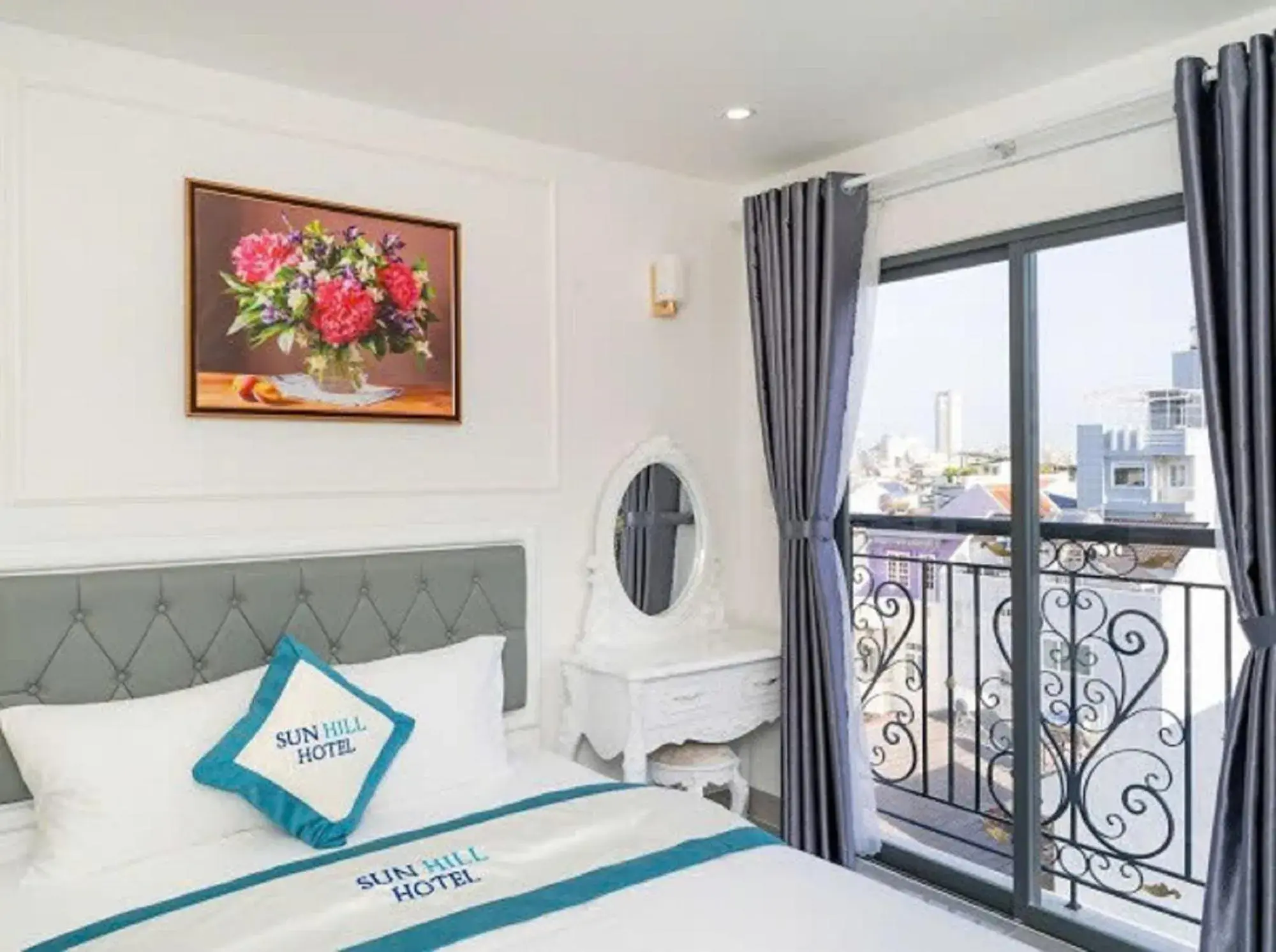 Suite with Spa Bath in Sun Hill Hotel Suite with Spa Bath in Sun Hill Hotel