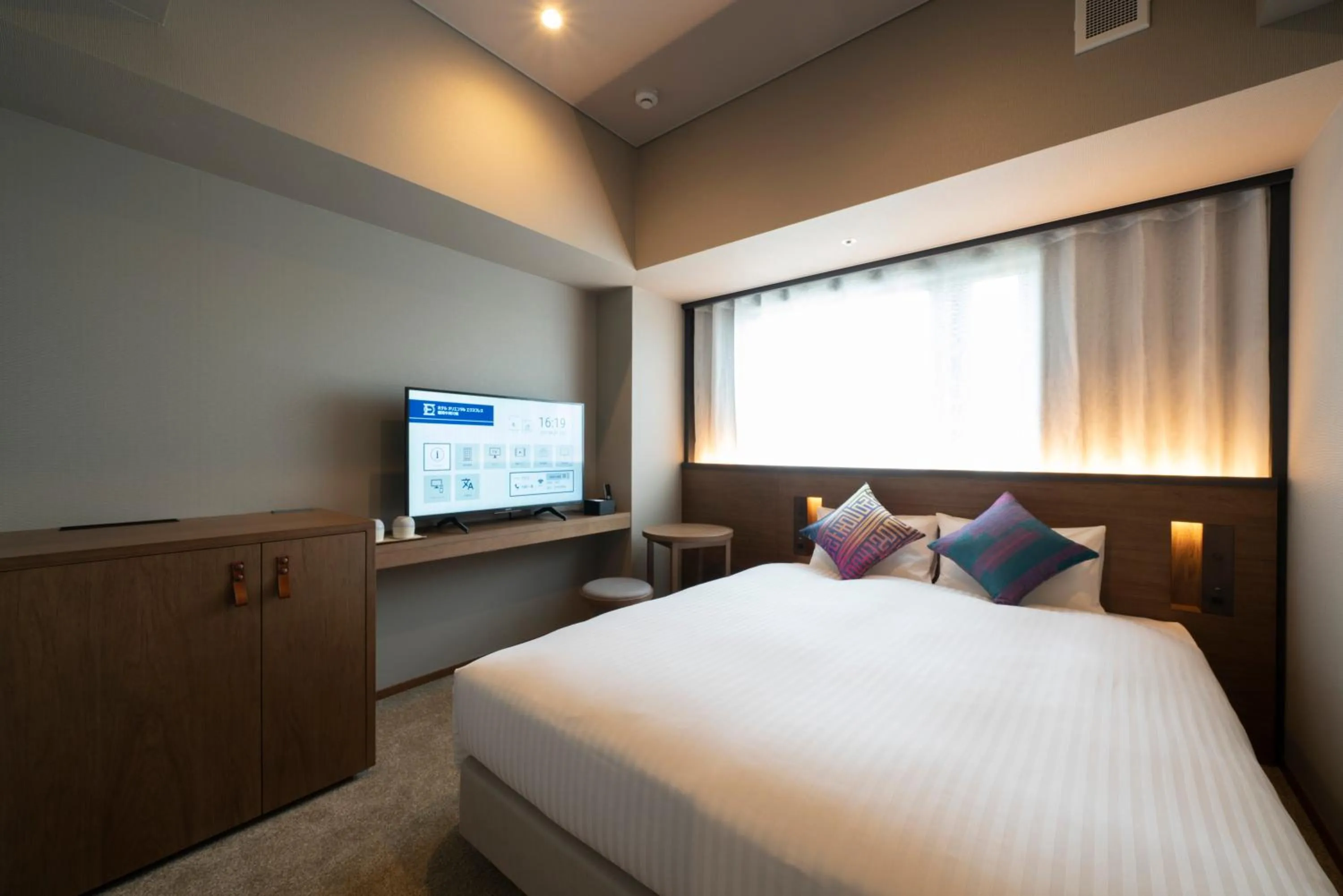 Photo of the whole room, Bed in Hotel Oriental Express Fukuoka Nakasu Kawabata