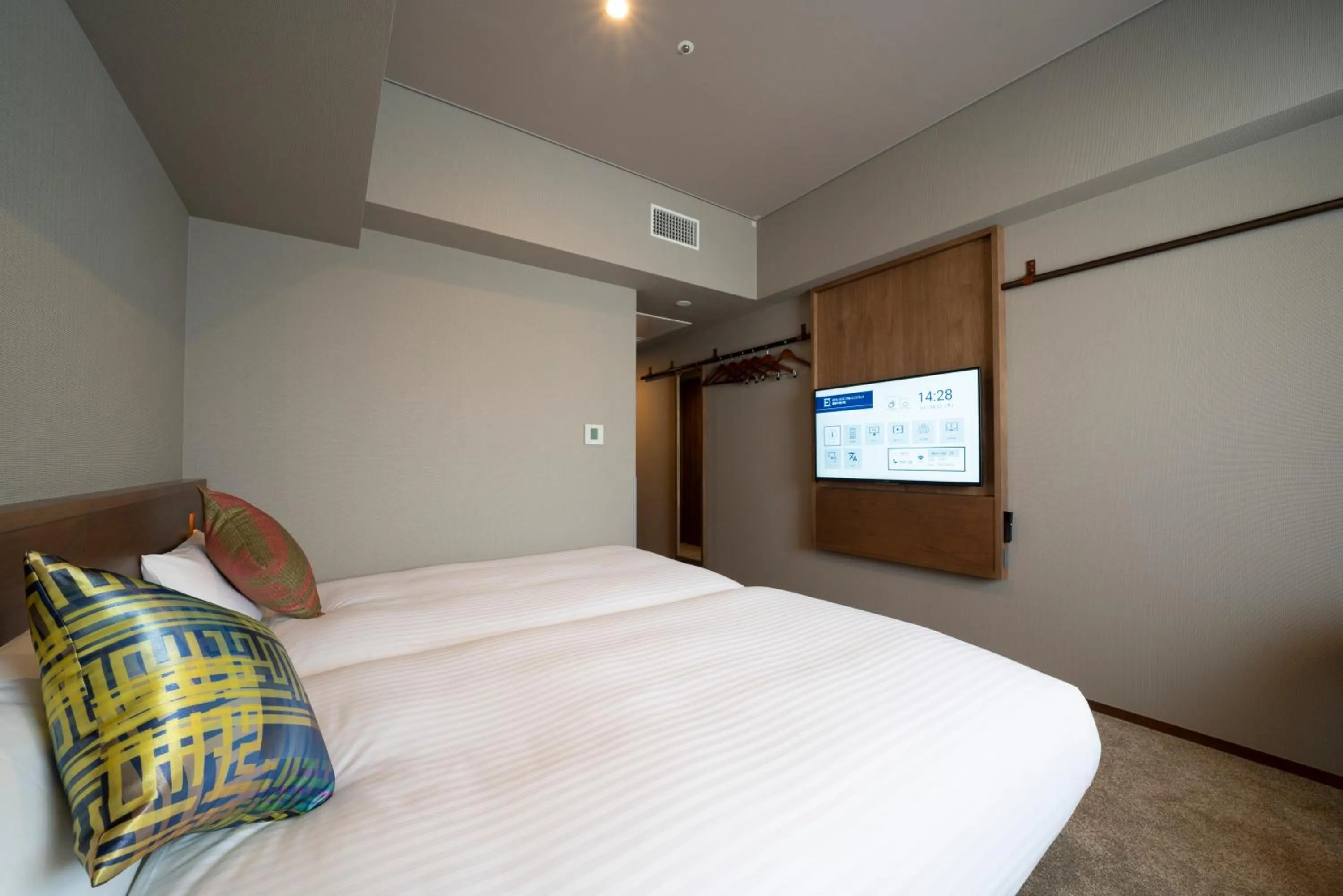 Bed in Hotel Oriental Express Fukuoka Nakasu Kawabata