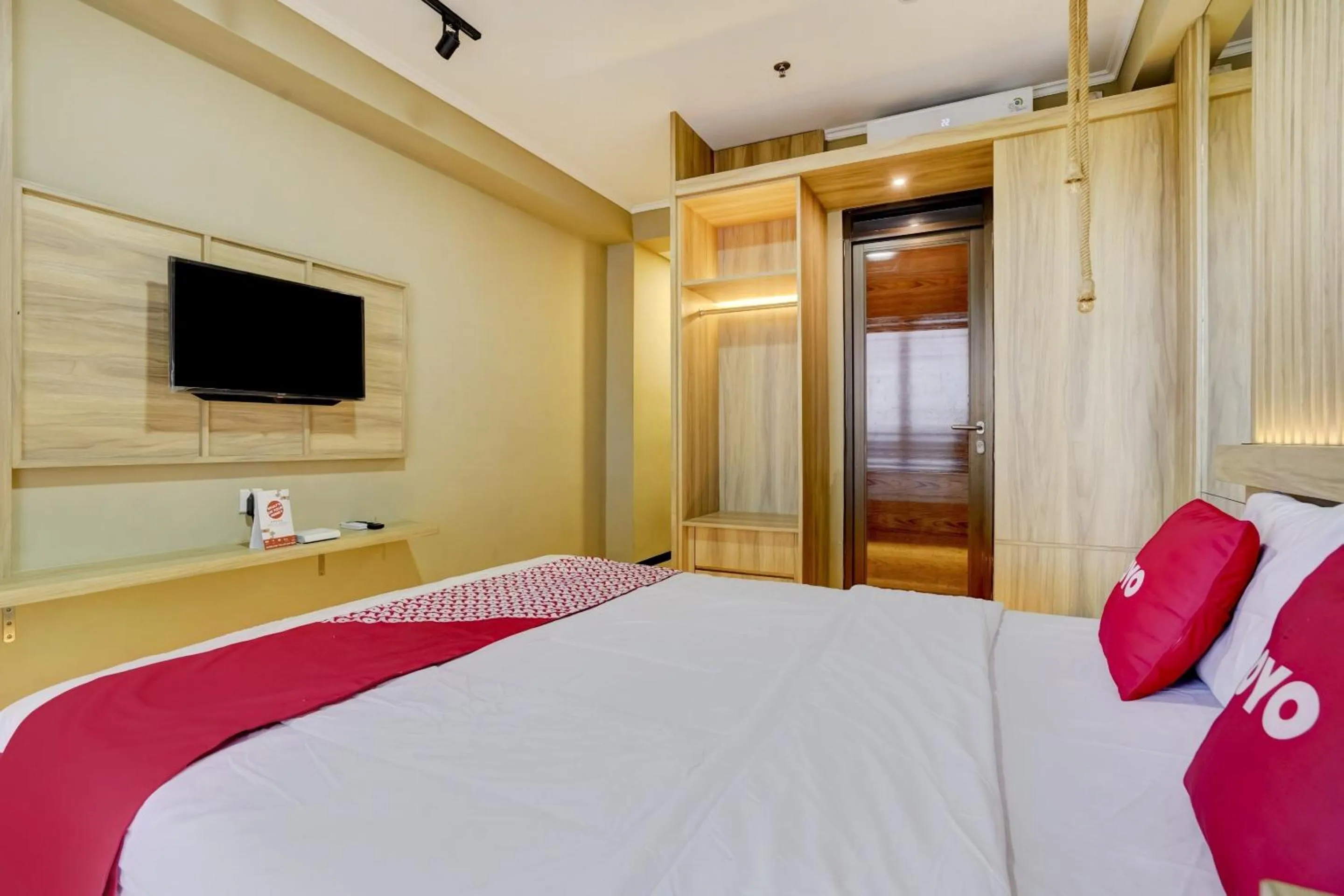 Bedroom in Collection O 90205 Queen Rent Apartment Gateway Pasteur