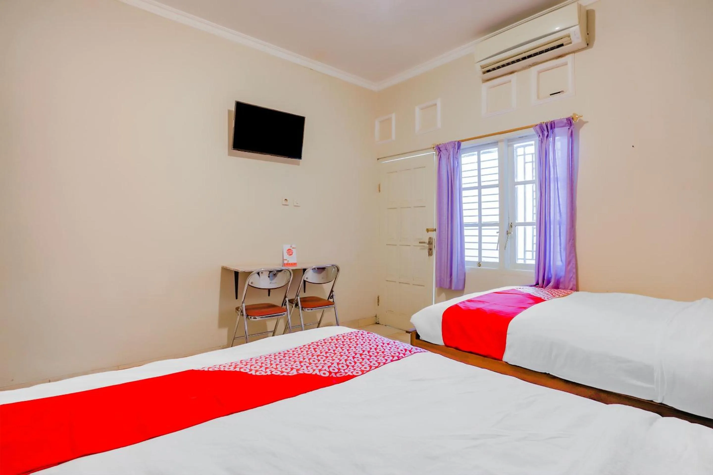 Bedroom, Bed in Hotel O Kenari House Syariah