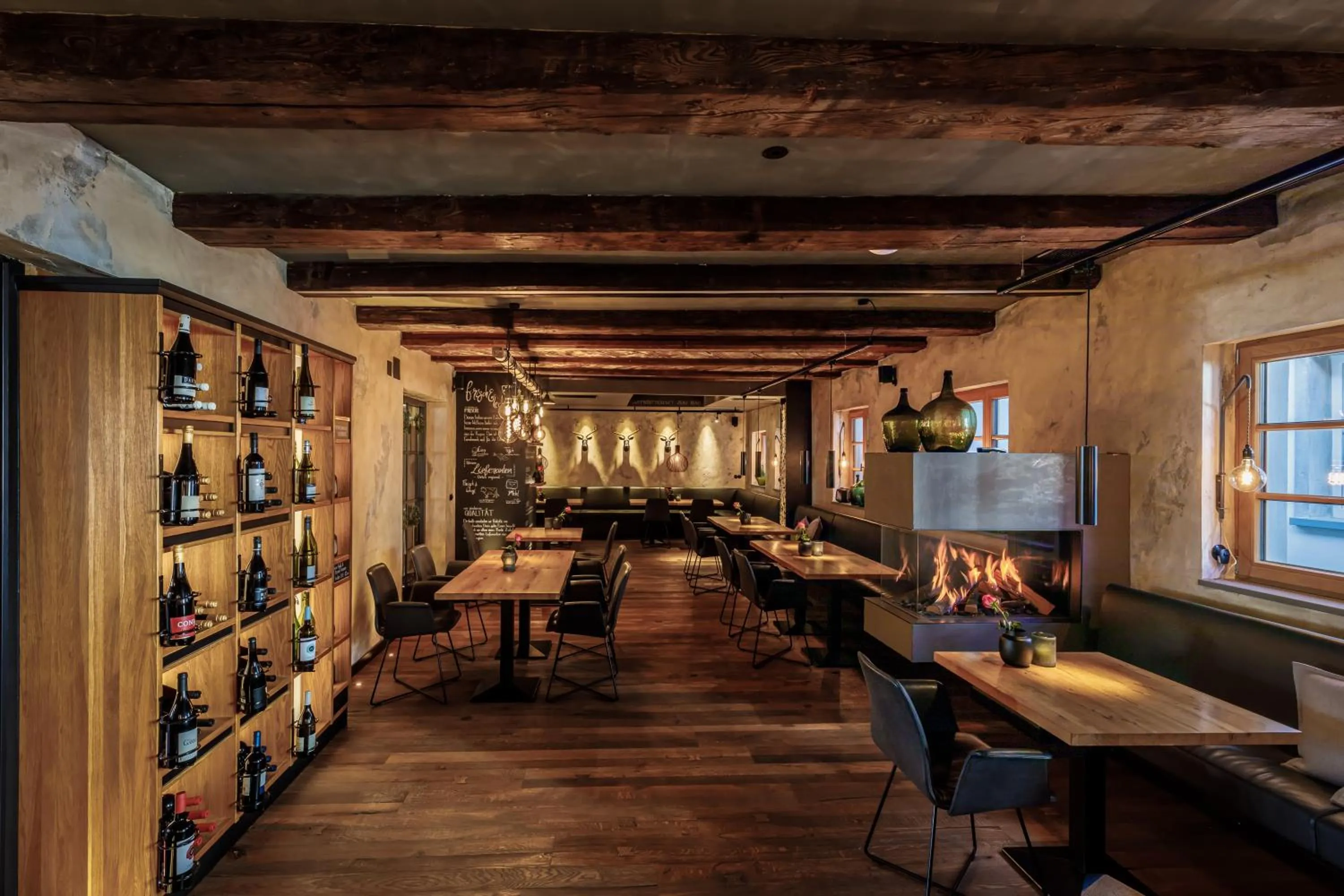 Restaurant/places to eat in Hotel Arthus