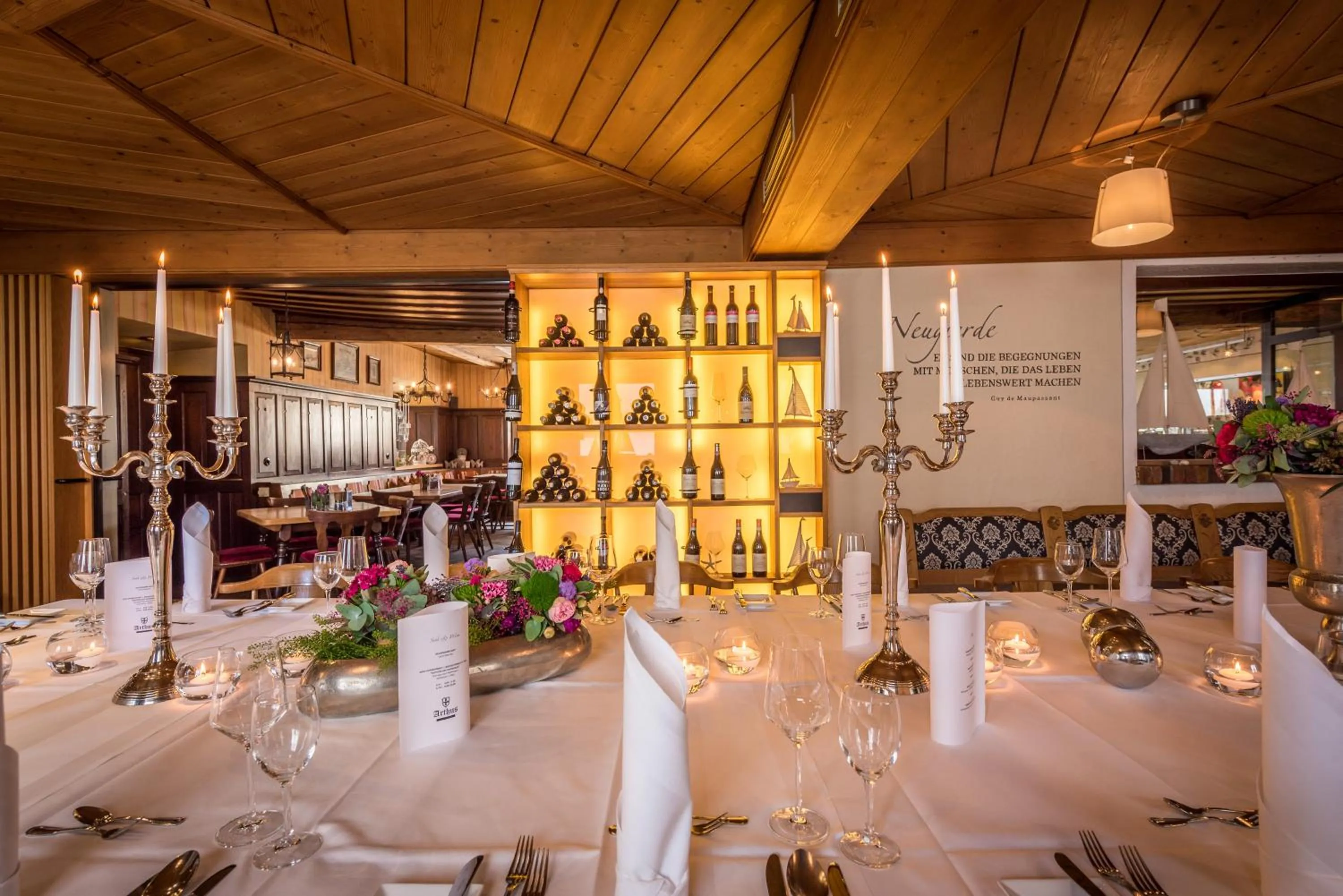 Restaurant/places to eat in Hotel Arthus