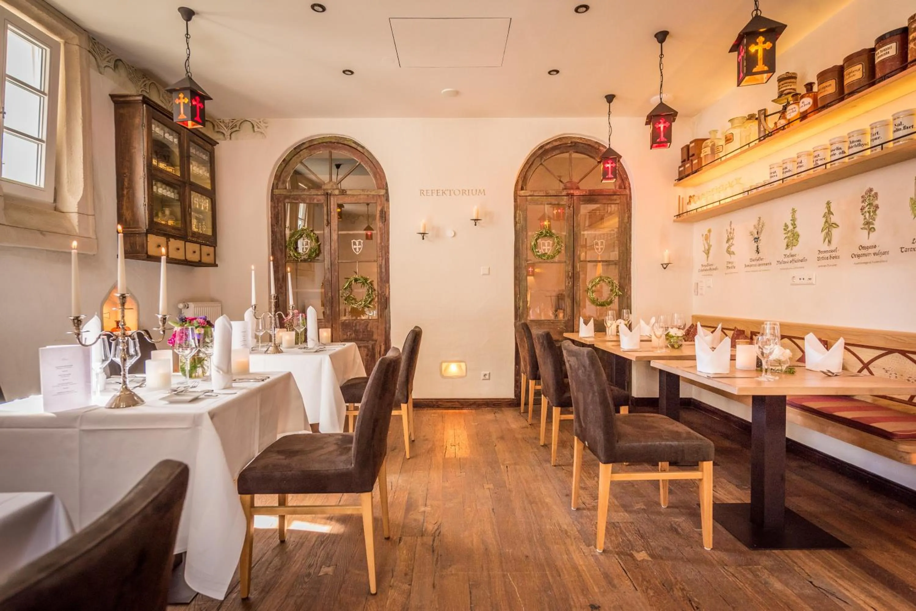 Restaurant/places to eat in Hotel Arthus