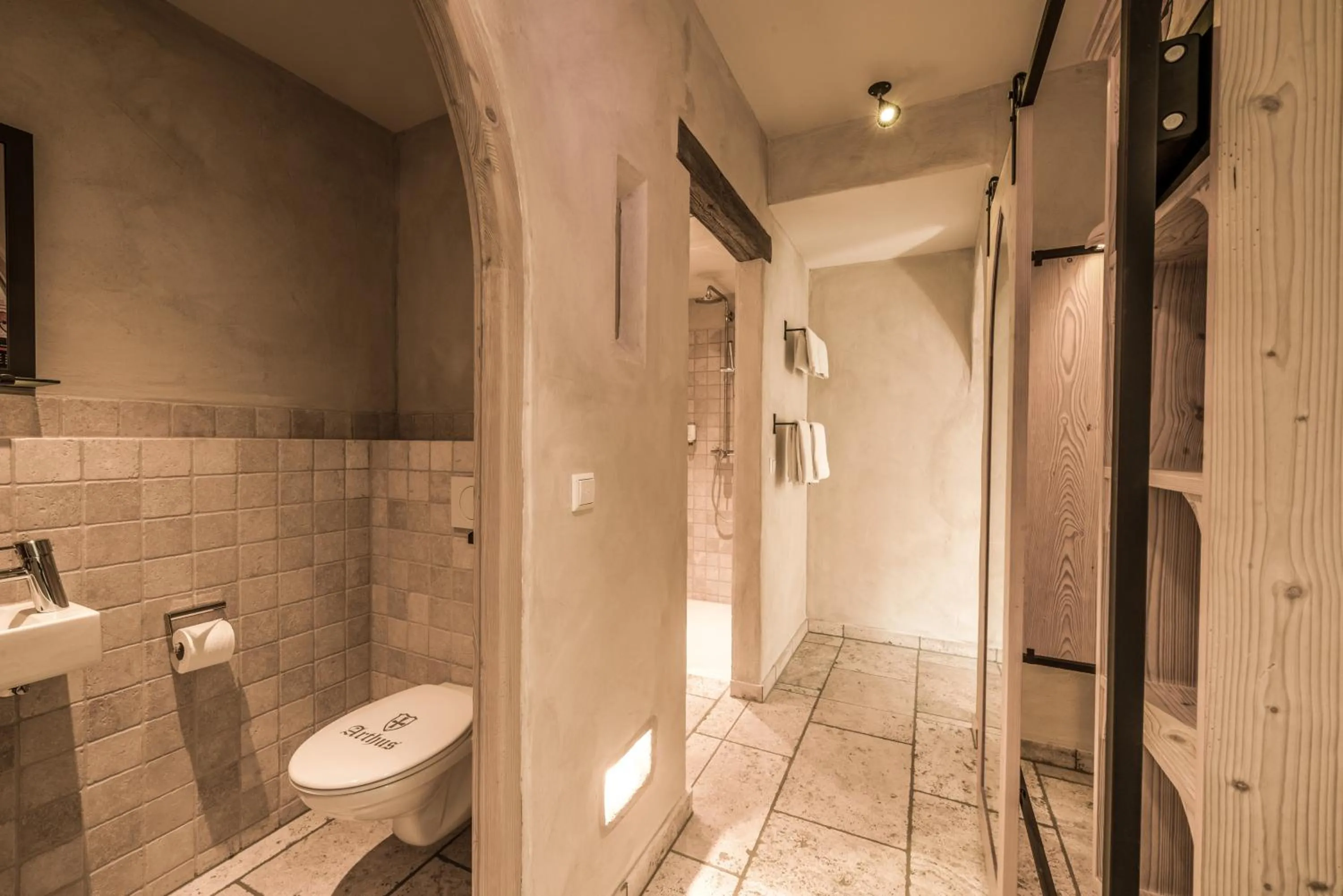 Toilet in Hotel Arthus