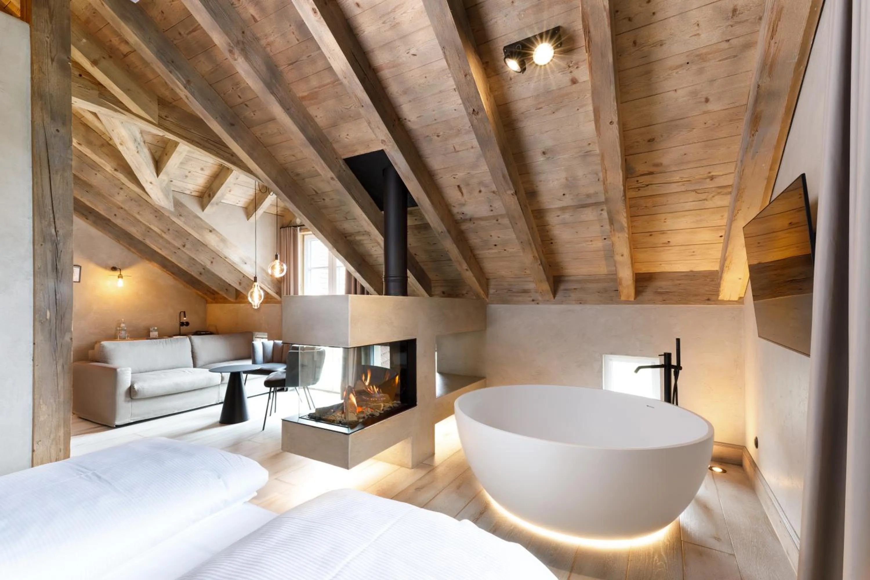 Photo of the whole room, Bed in Hotel Arthus