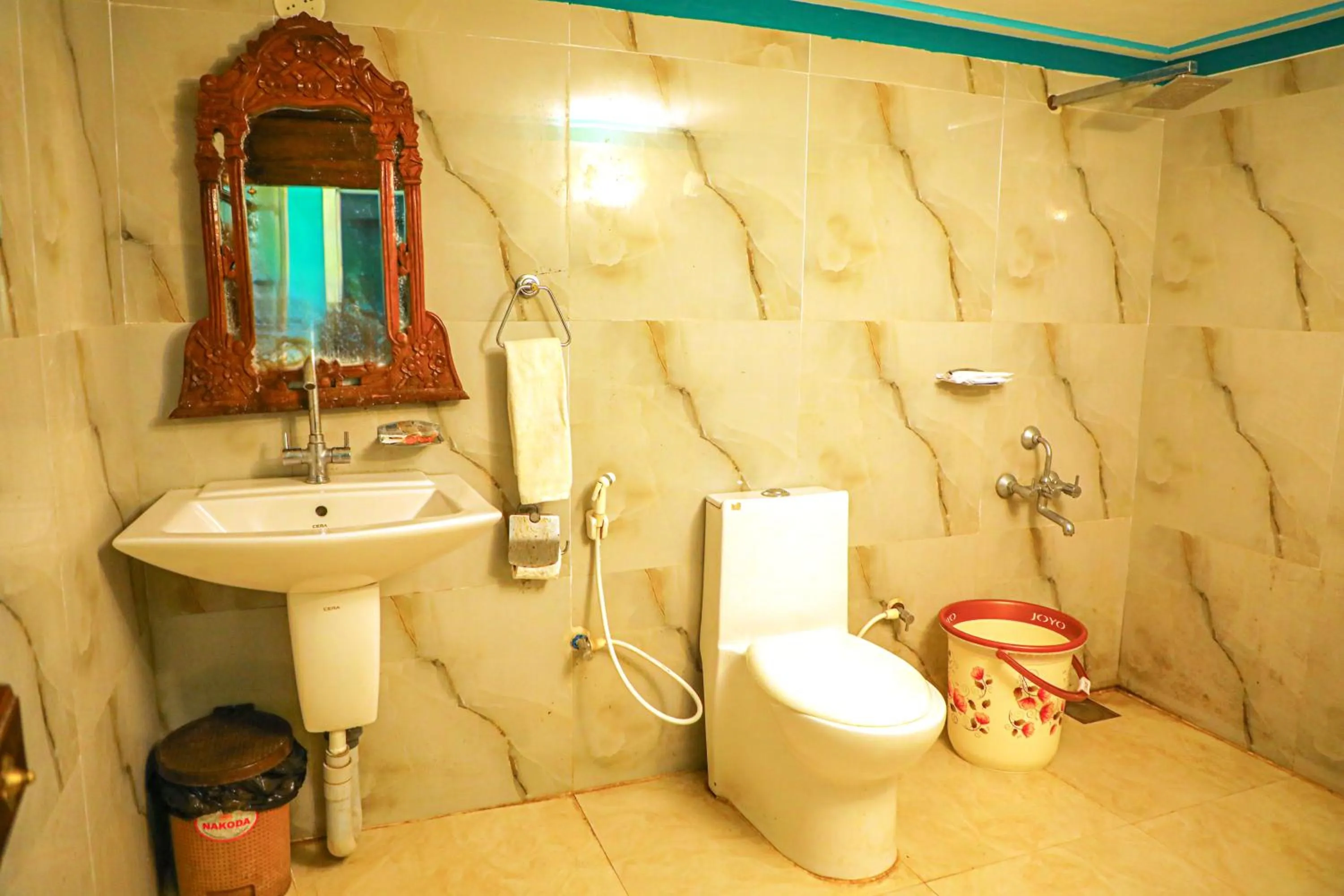 Shower in Hill Fort Hotel And Resorts Yelagiri Hills