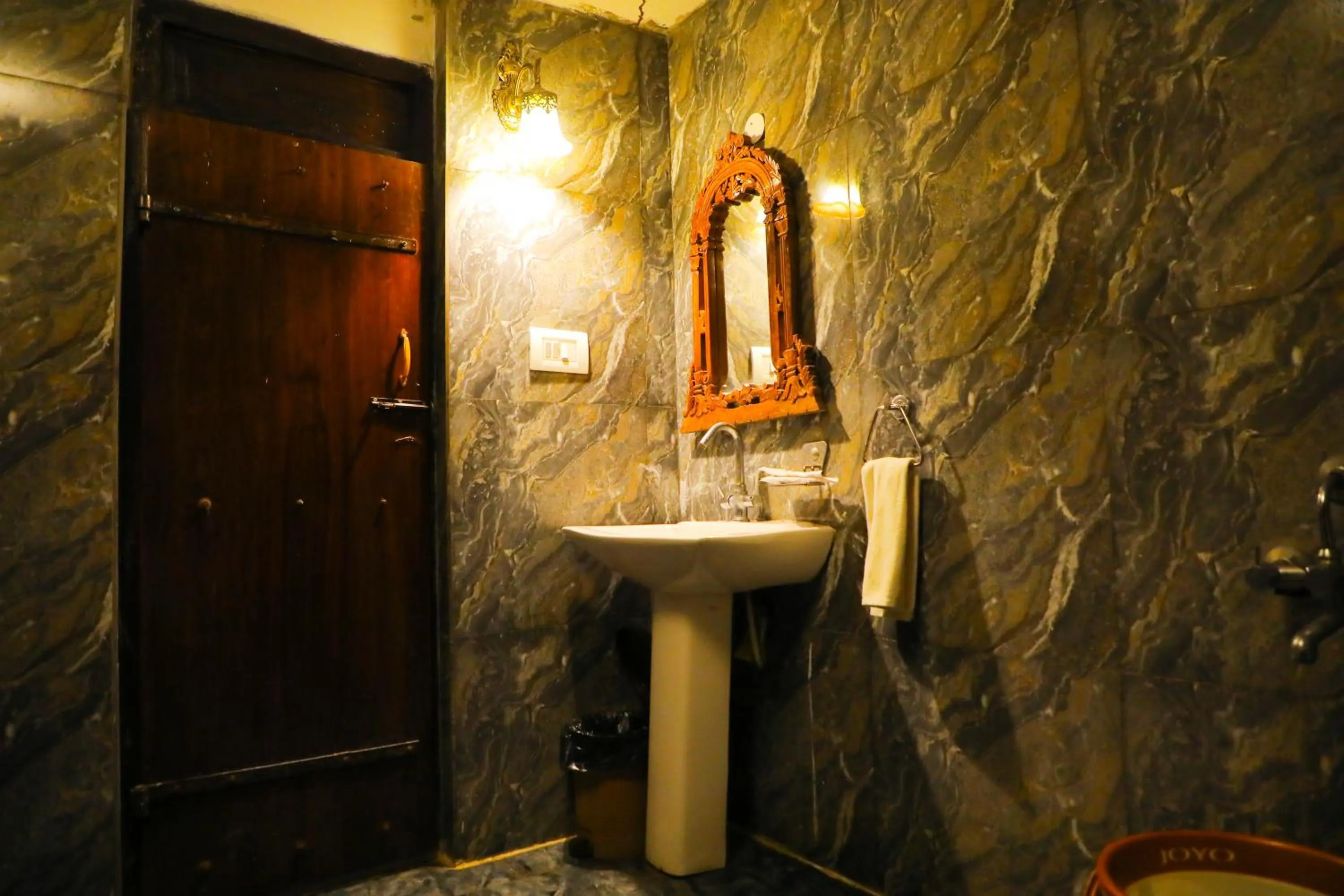 Shower in Hill Fort Hotel And Resorts Yelagiri Hills