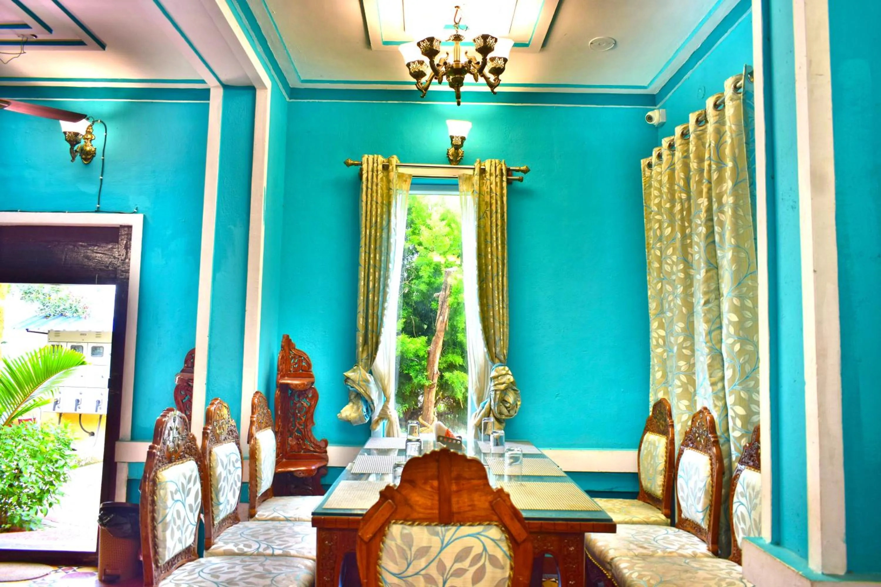 Restaurant/places to eat in Hill Fort Hotel And Resorts Yelagiri Hills