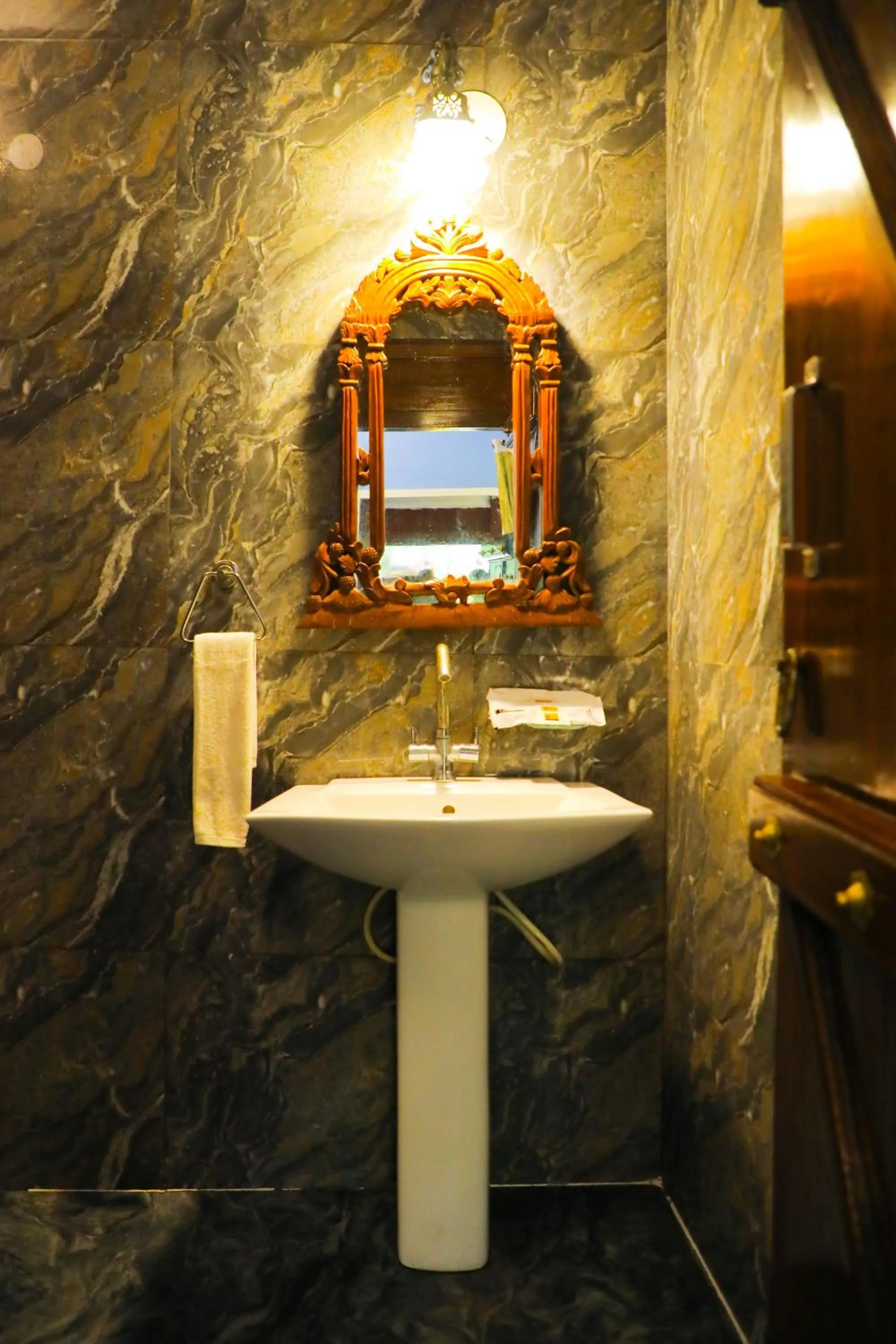 Shower in Hill Fort Hotel And Resorts Yelagiri Hills