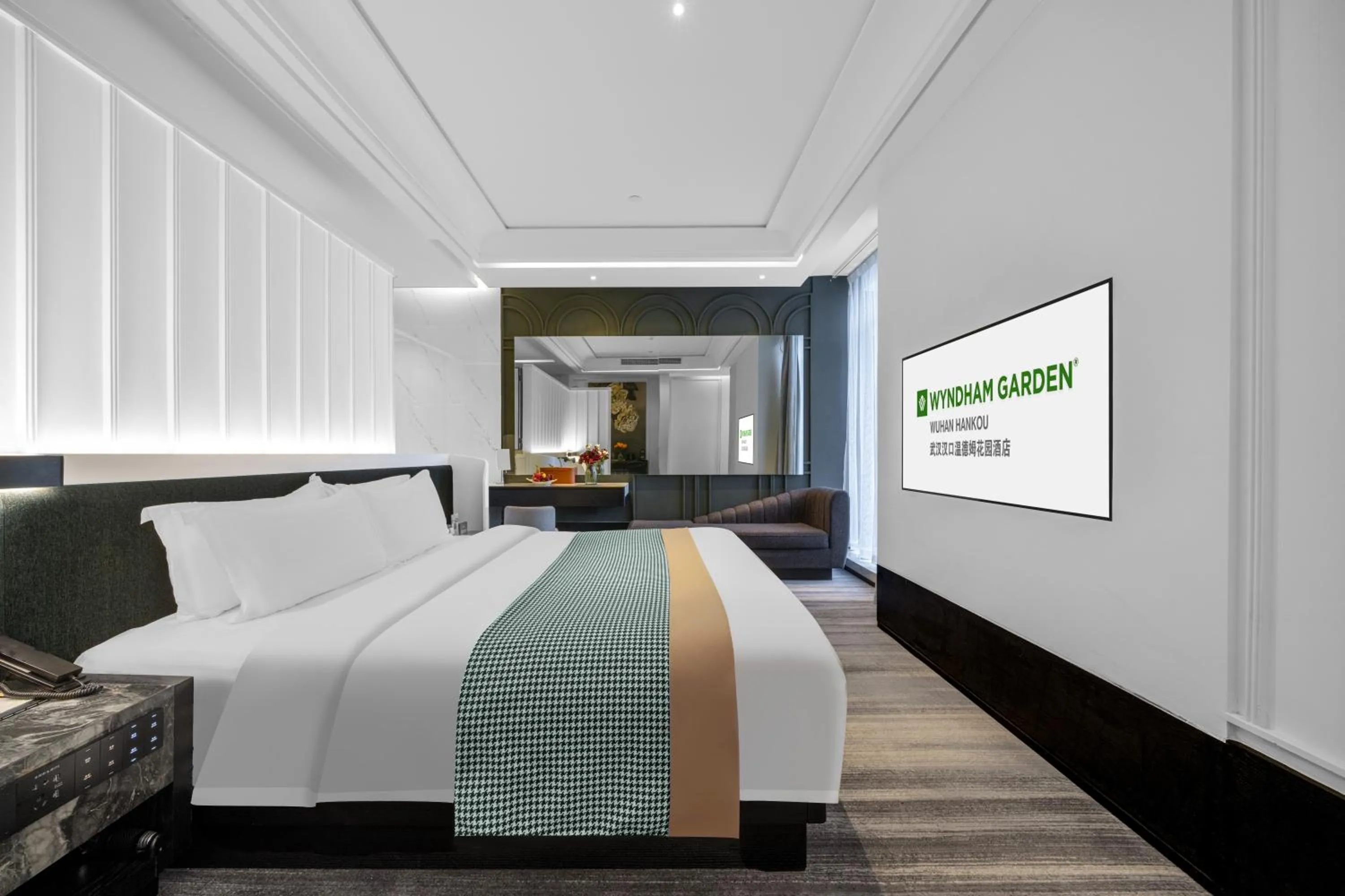 Bed in Wyndham Garden Wuhan Hankou