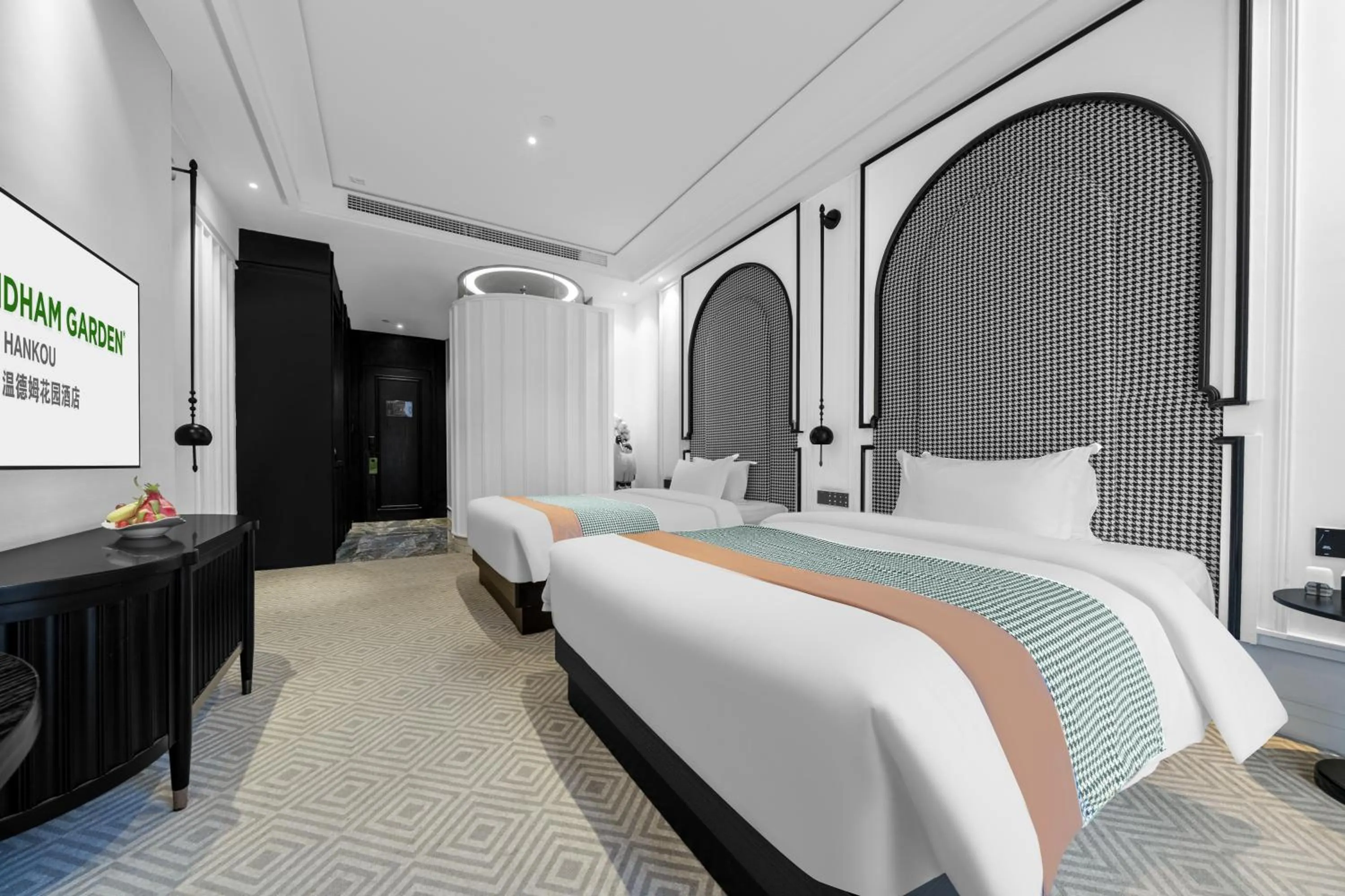 Bed in Wyndham Garden Wuhan Hankou