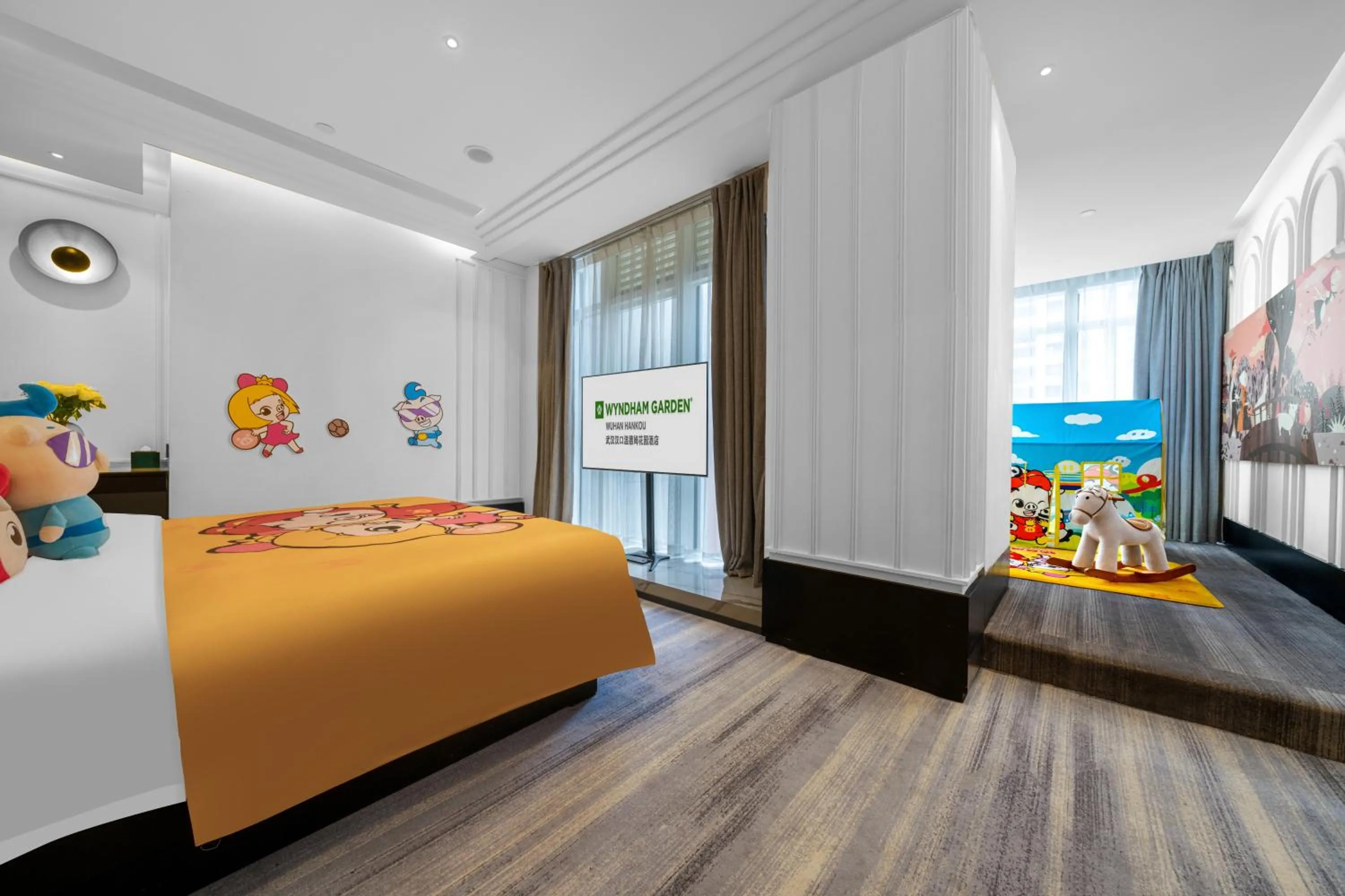 Bed in Wyndham Garden Wuhan Hankou