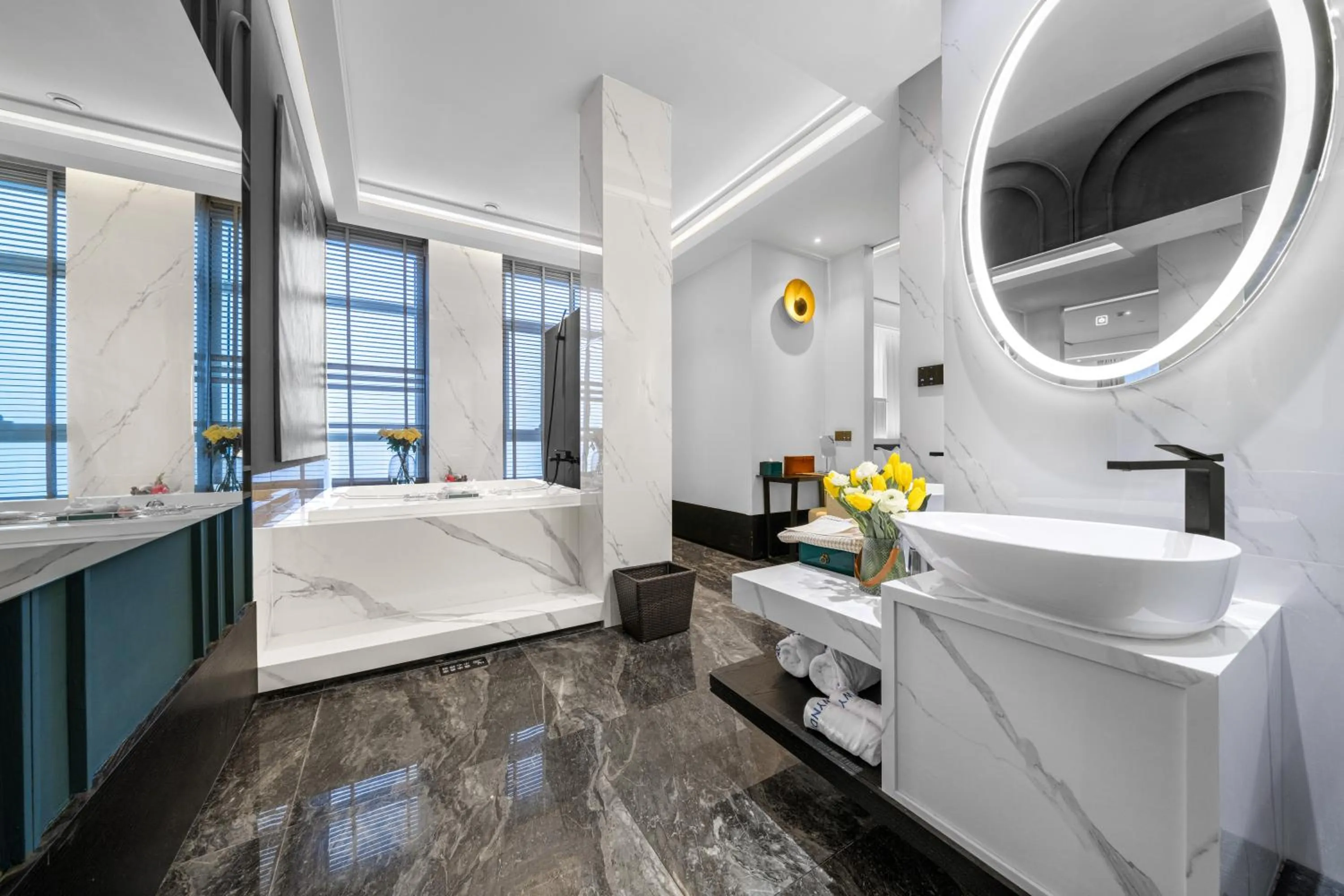 Bed in Wyndham Garden Wuhan Hankou