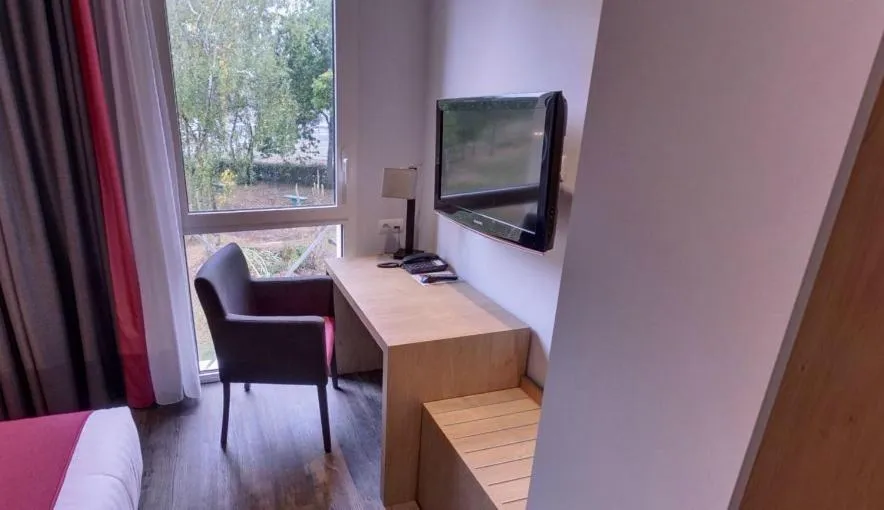 TV and multimedia in Hôtel de la Louée