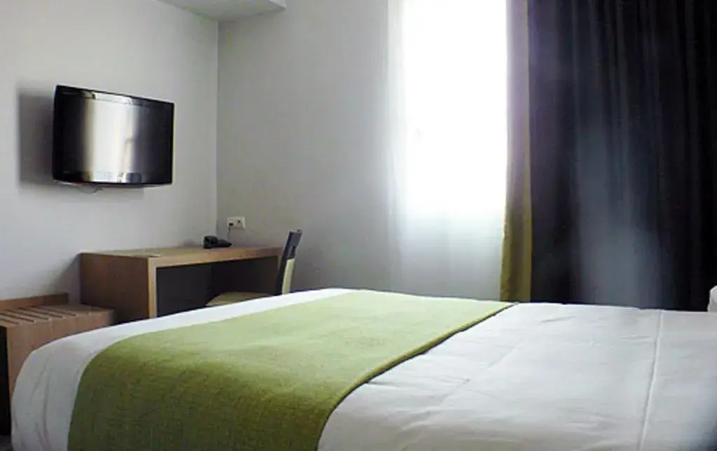 Standard Double Room in Hôtel de la Louée Standard Double Room in Hôtel de la Louée