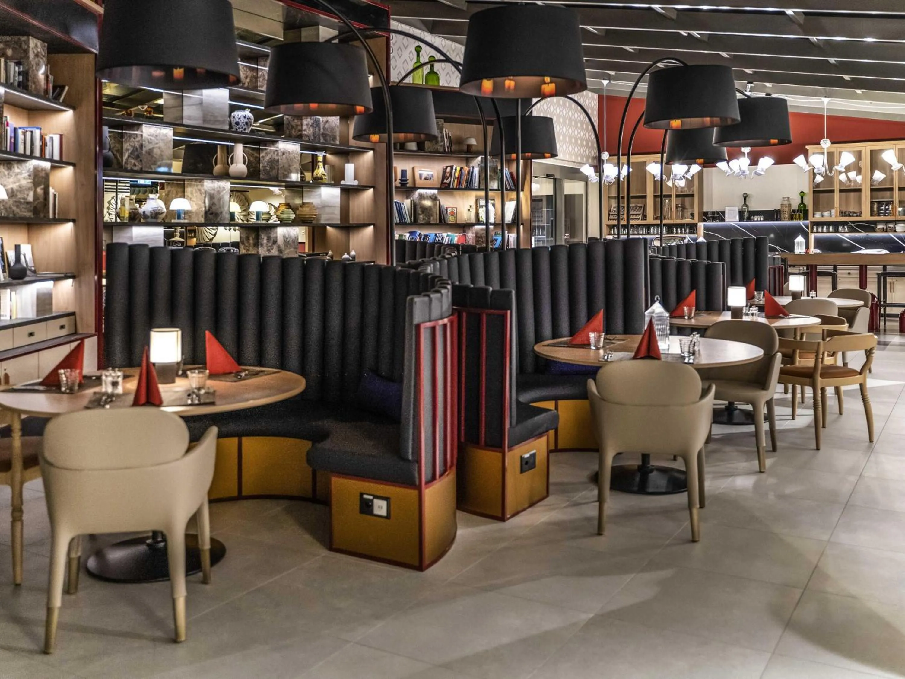 Restaurant/places to eat in ibis Styles Zurich City Center