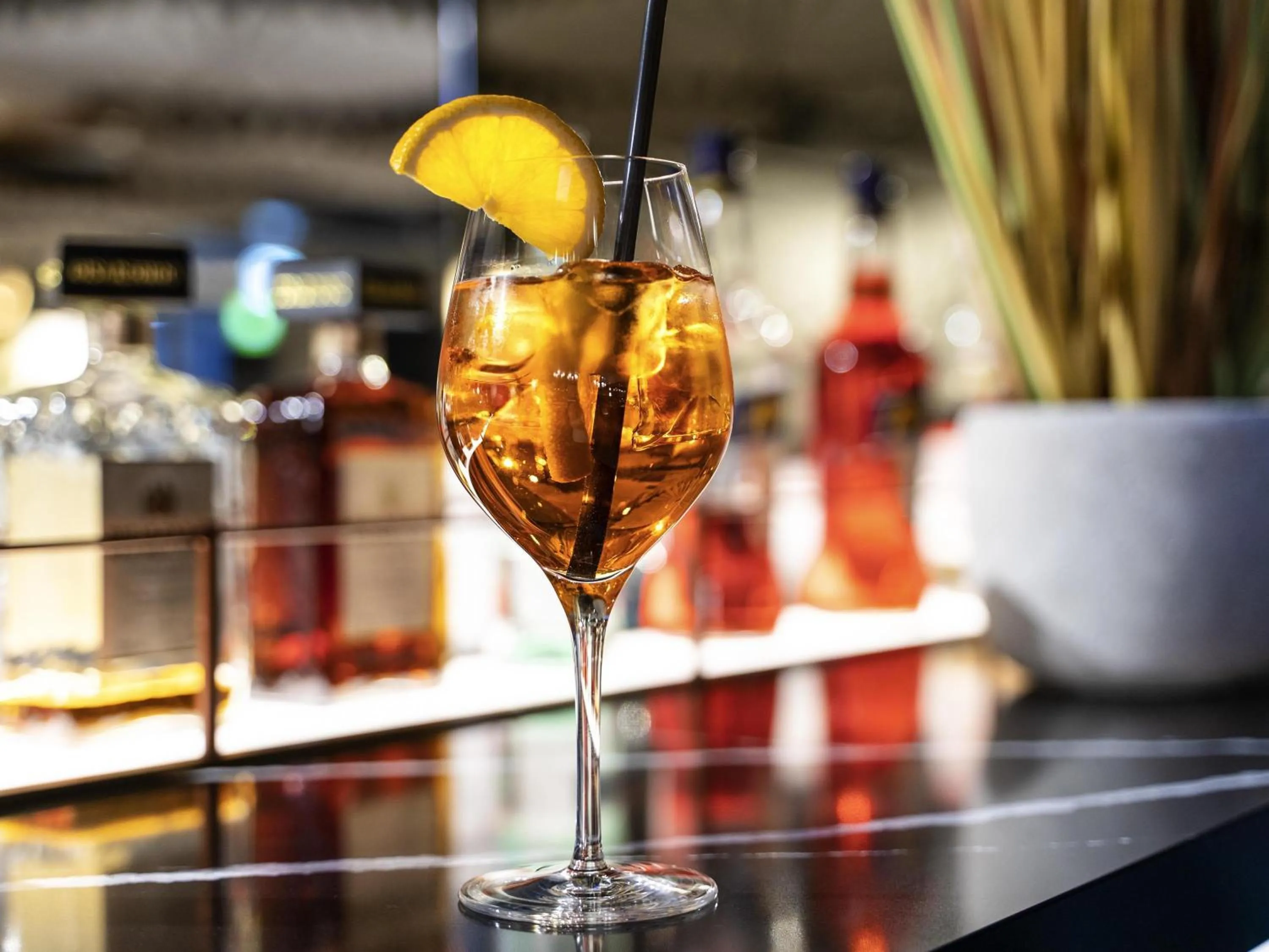 Lounge or bar in ibis Styles Zurich City Center