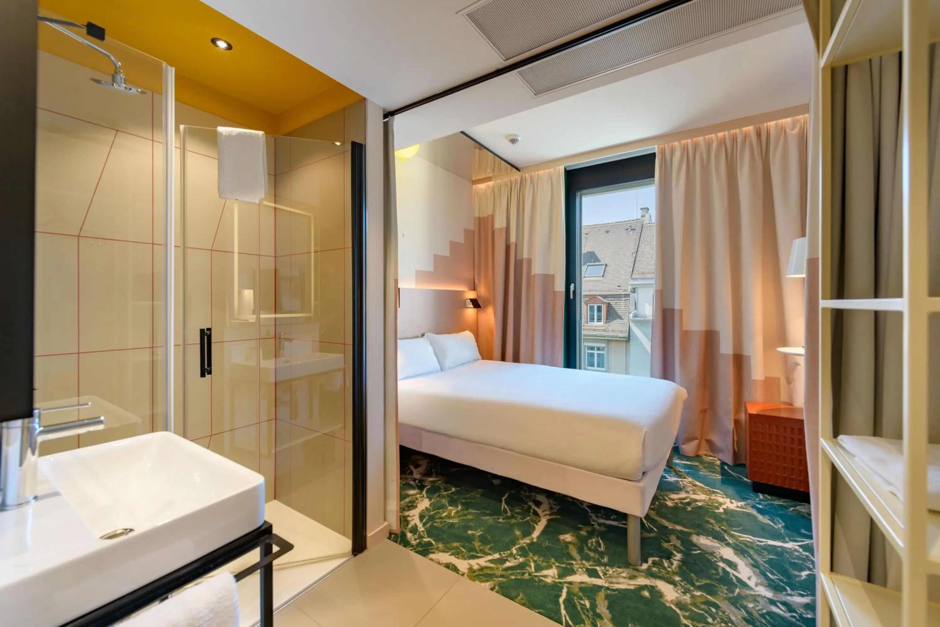 Bedroom, Bed in ibis Styles Zurich City Center