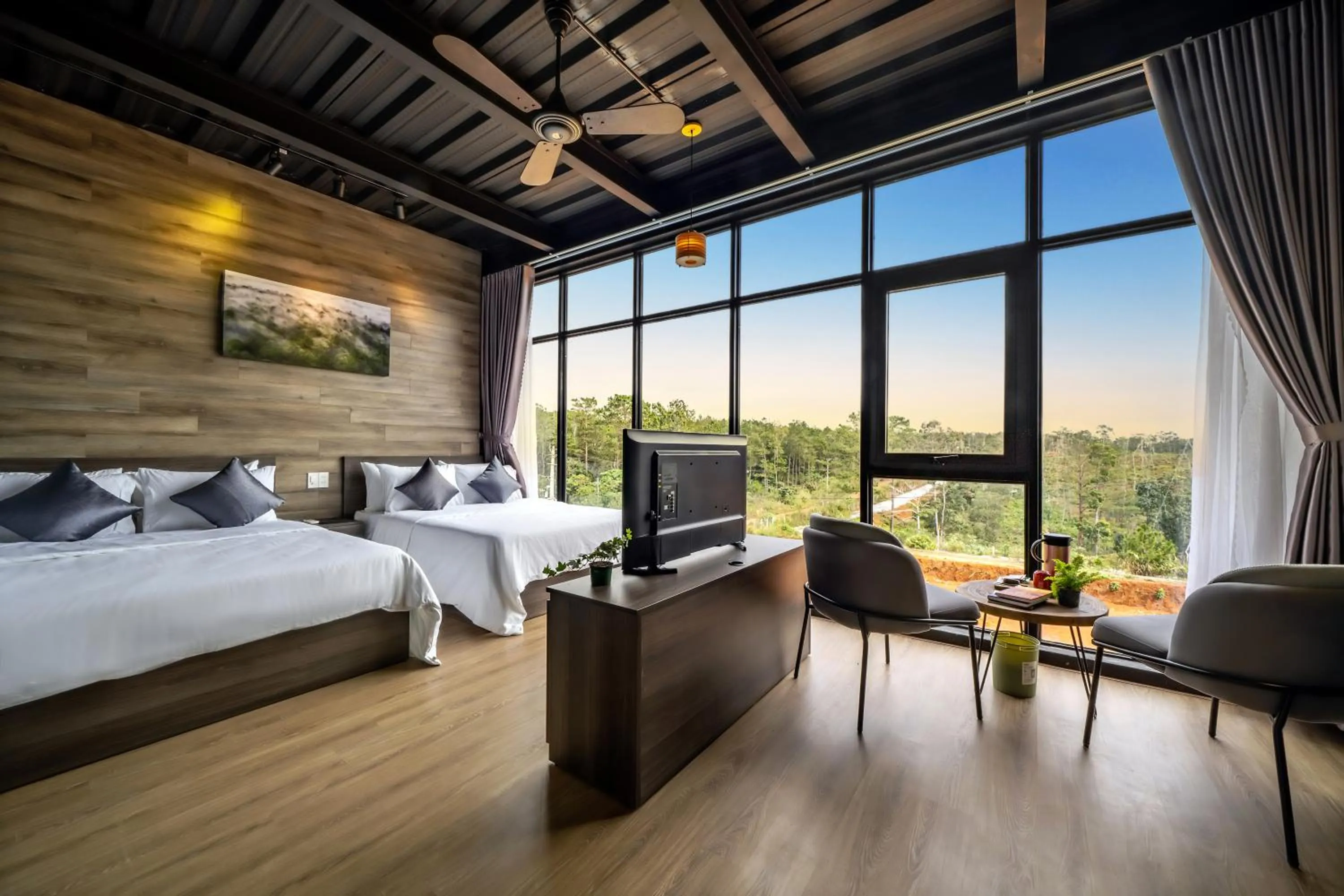 Photo of the whole room, Bed in Bach Duong Hotel