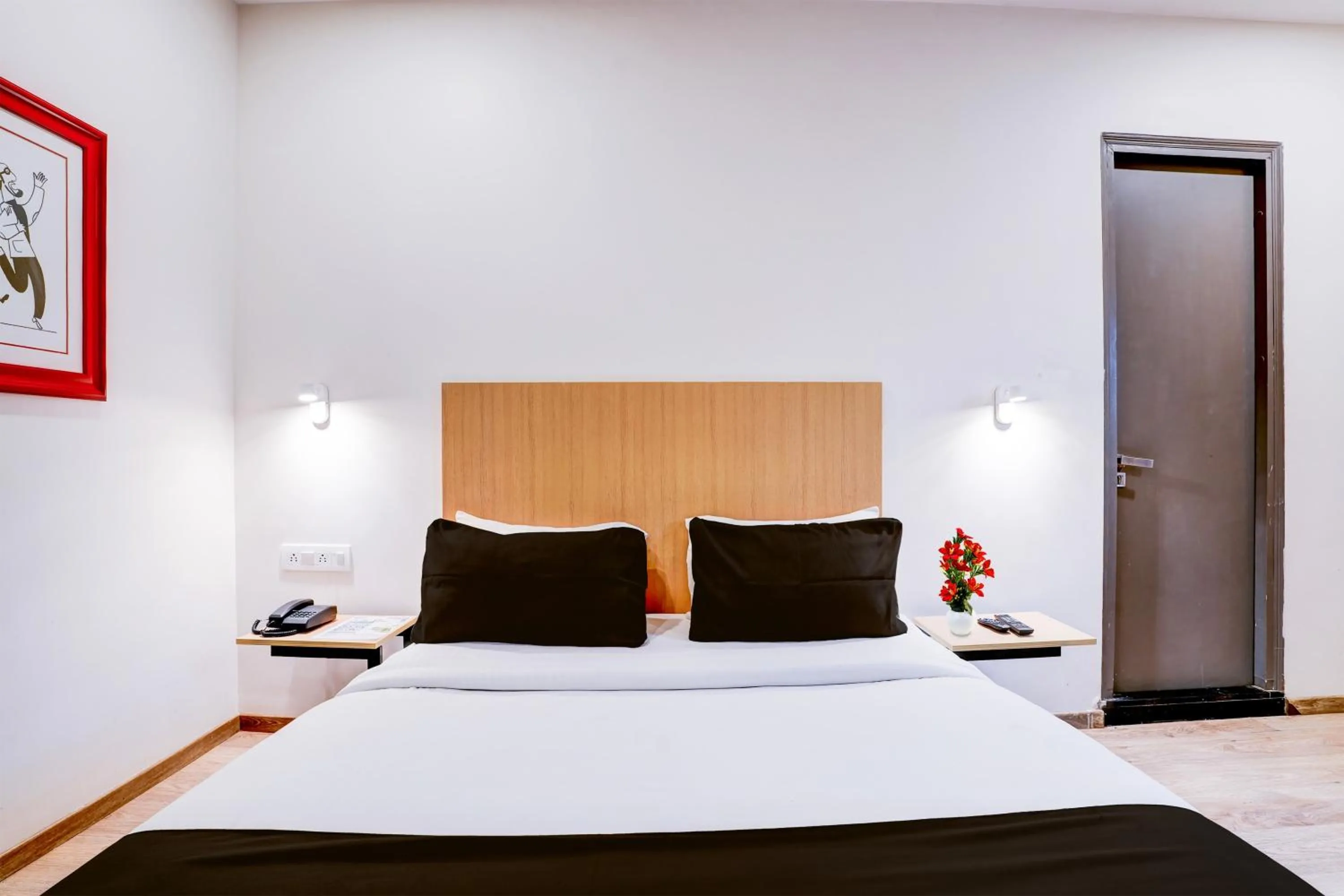 Bedroom, Bed in Super Townhouse Ulsoor Near Halasuru Metro Station