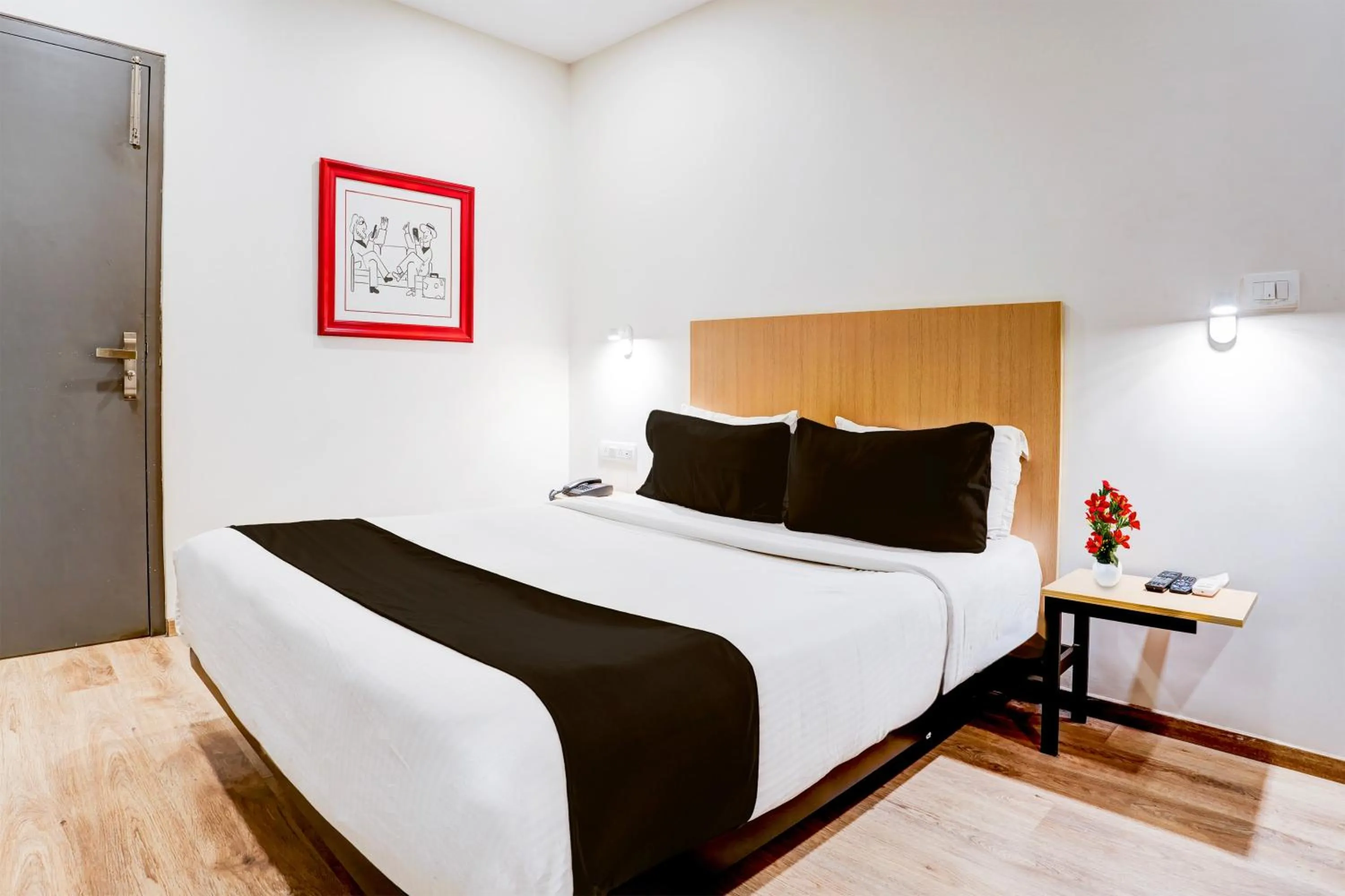 Bedroom, Bed in Super Townhouse Ulsoor Near Halasuru Metro Station