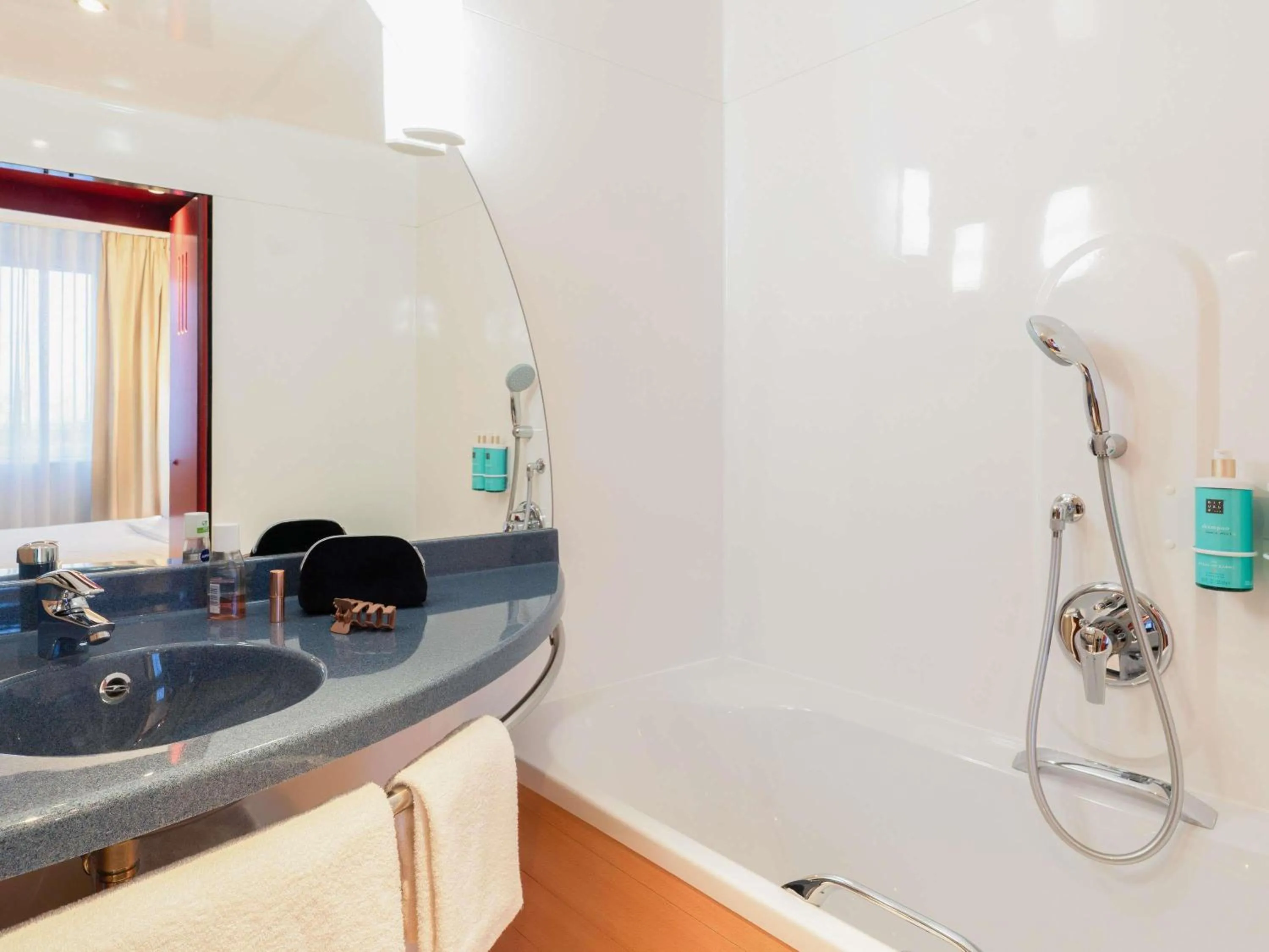 Bedroom in Novotel Suites Genève Aéroport