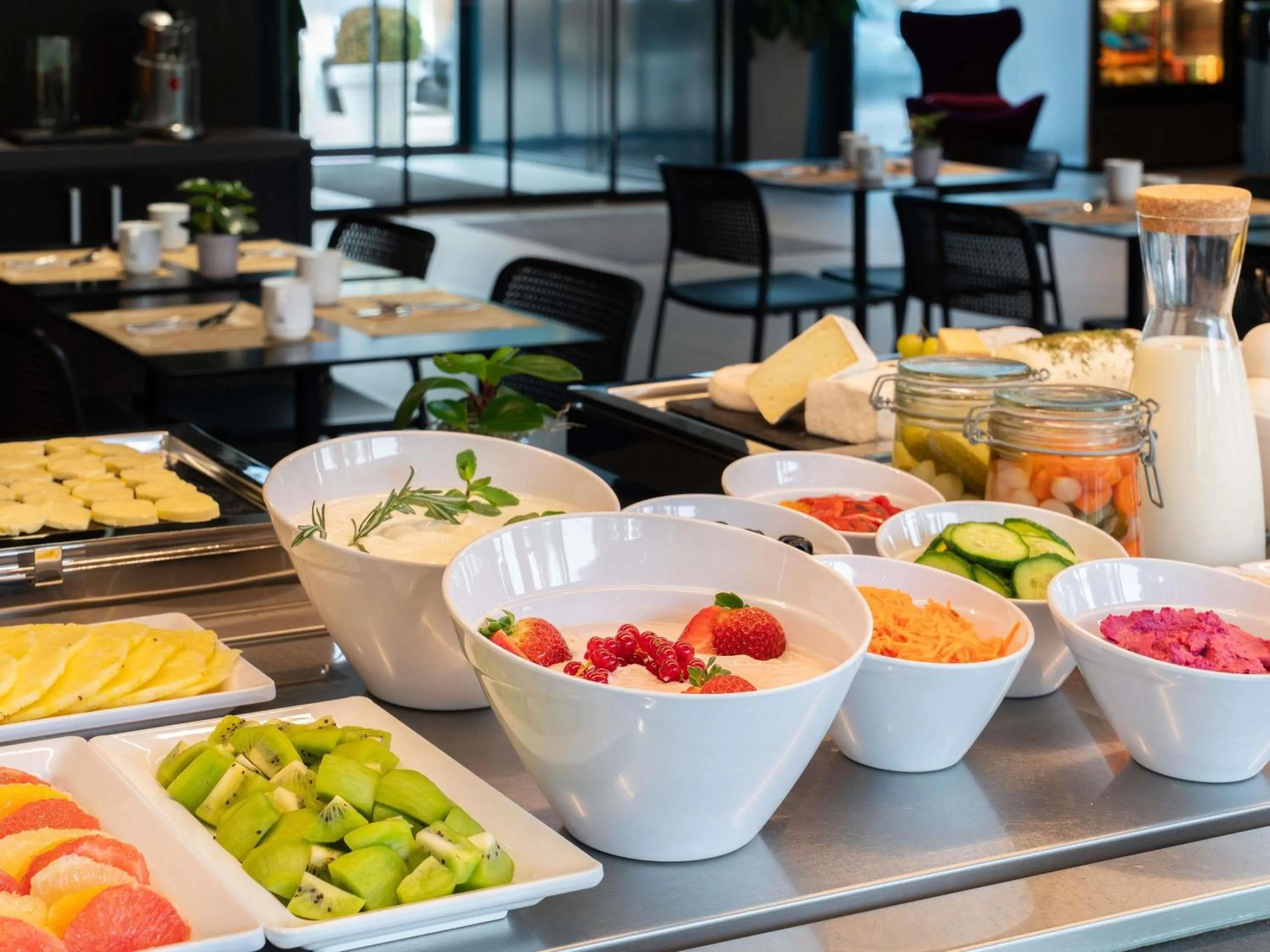 Breakfast in Novotel Suites Genève Aéroport
