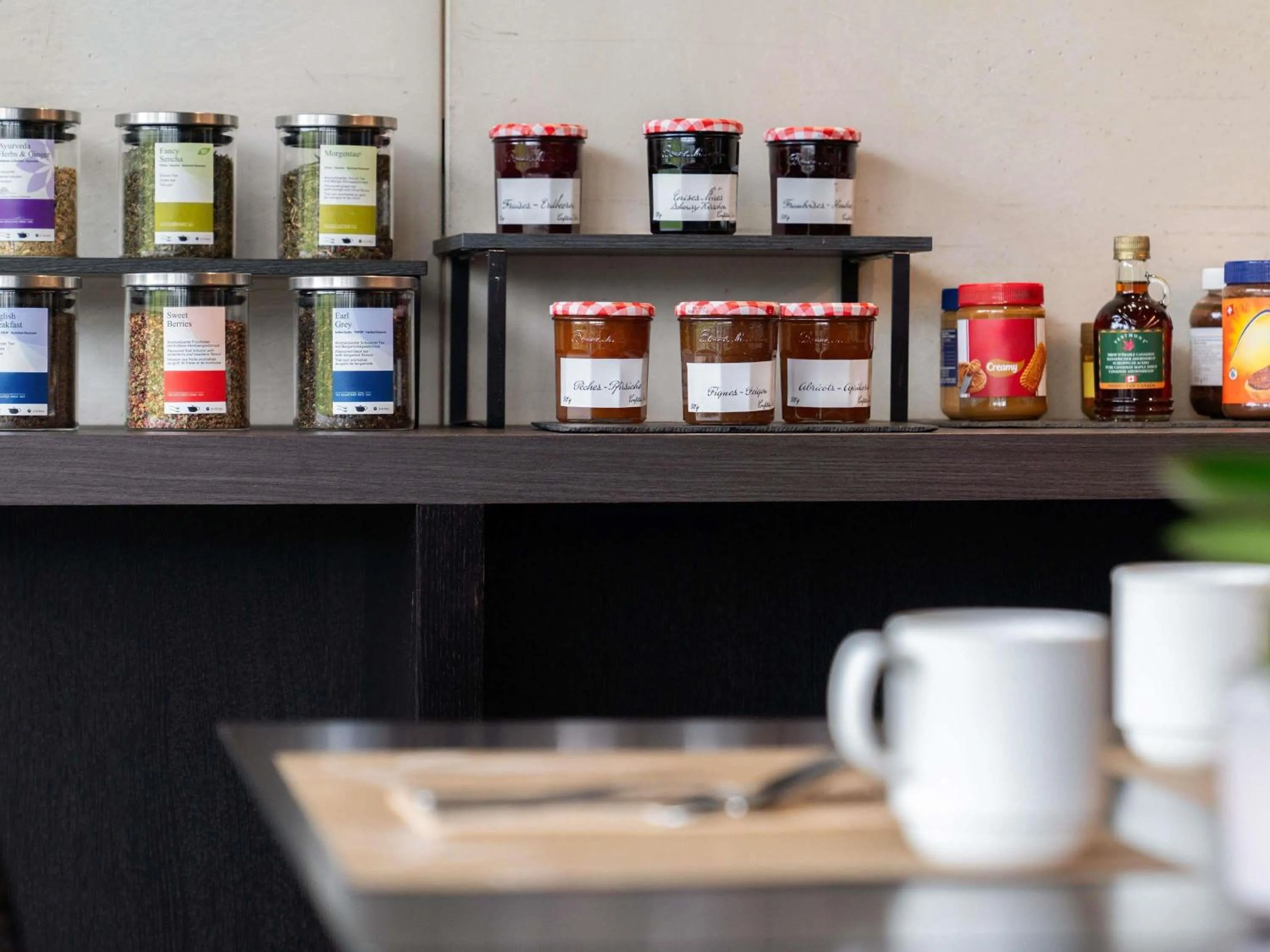 Restaurant/places to eat in Novotel Suites Genève Aéroport