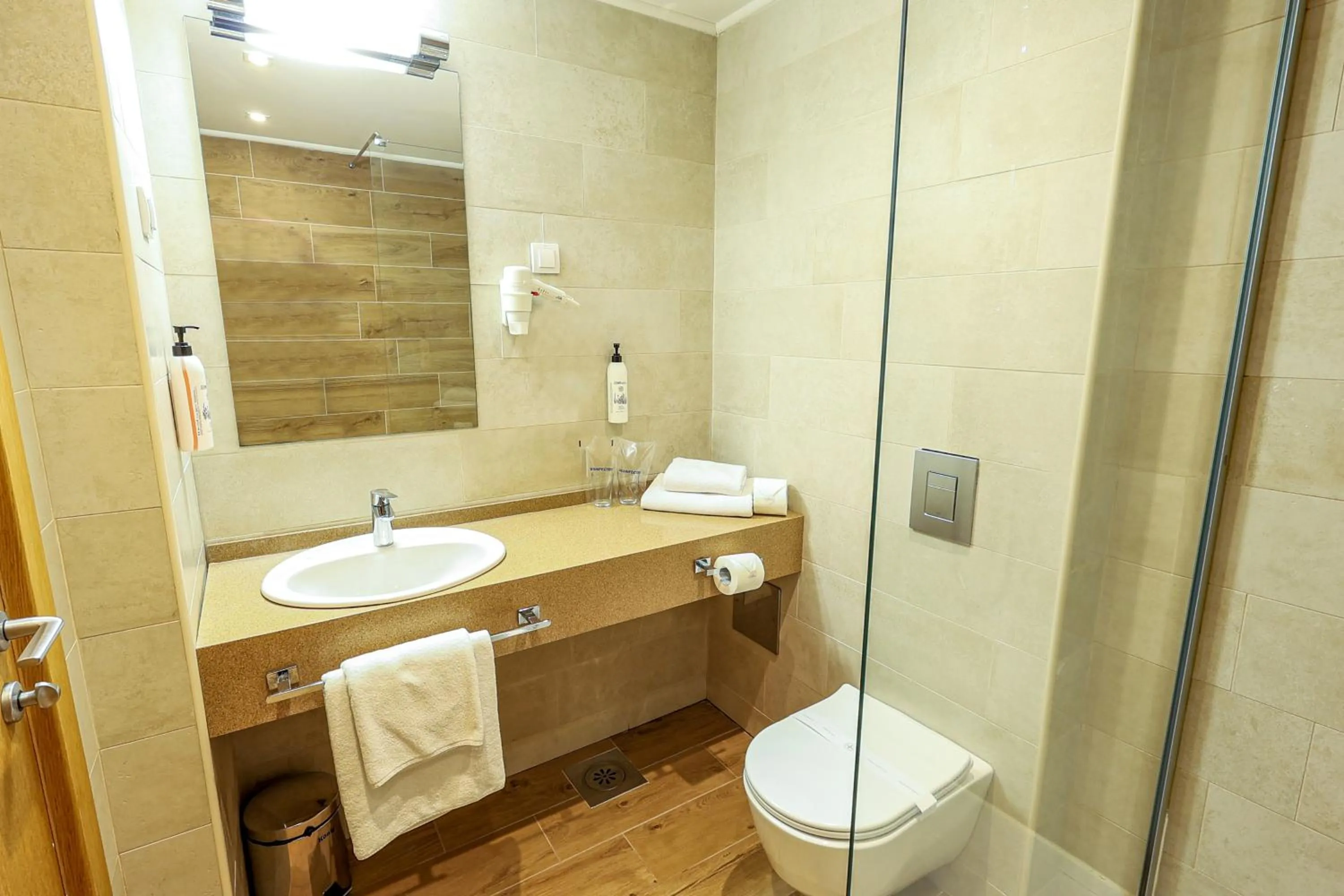 Shower in Etno Naselje Vrdnička kula - Fruške Terme