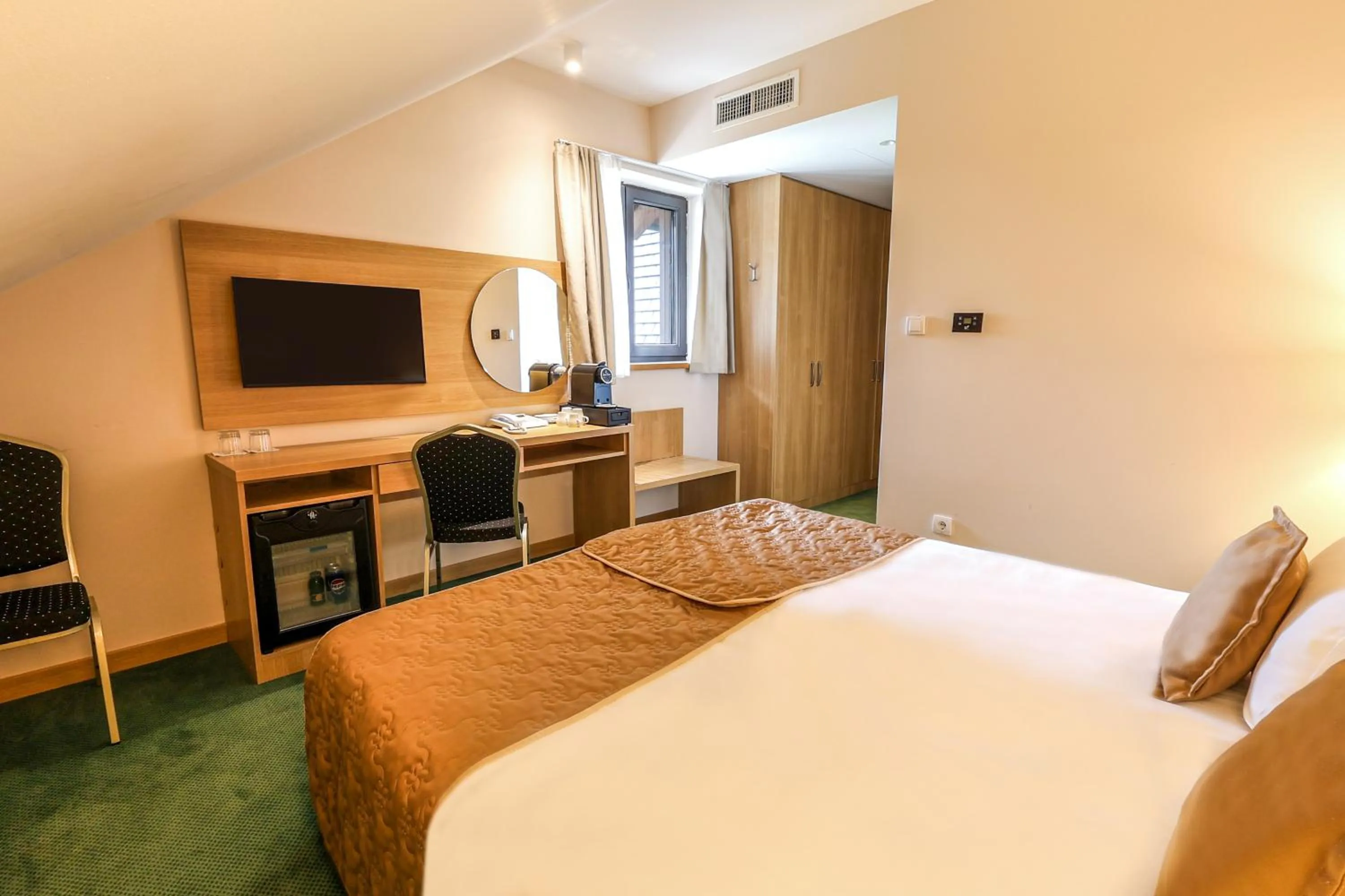 Property building, Bed in Etno Naselje Vrdnička kula - Fruške Terme