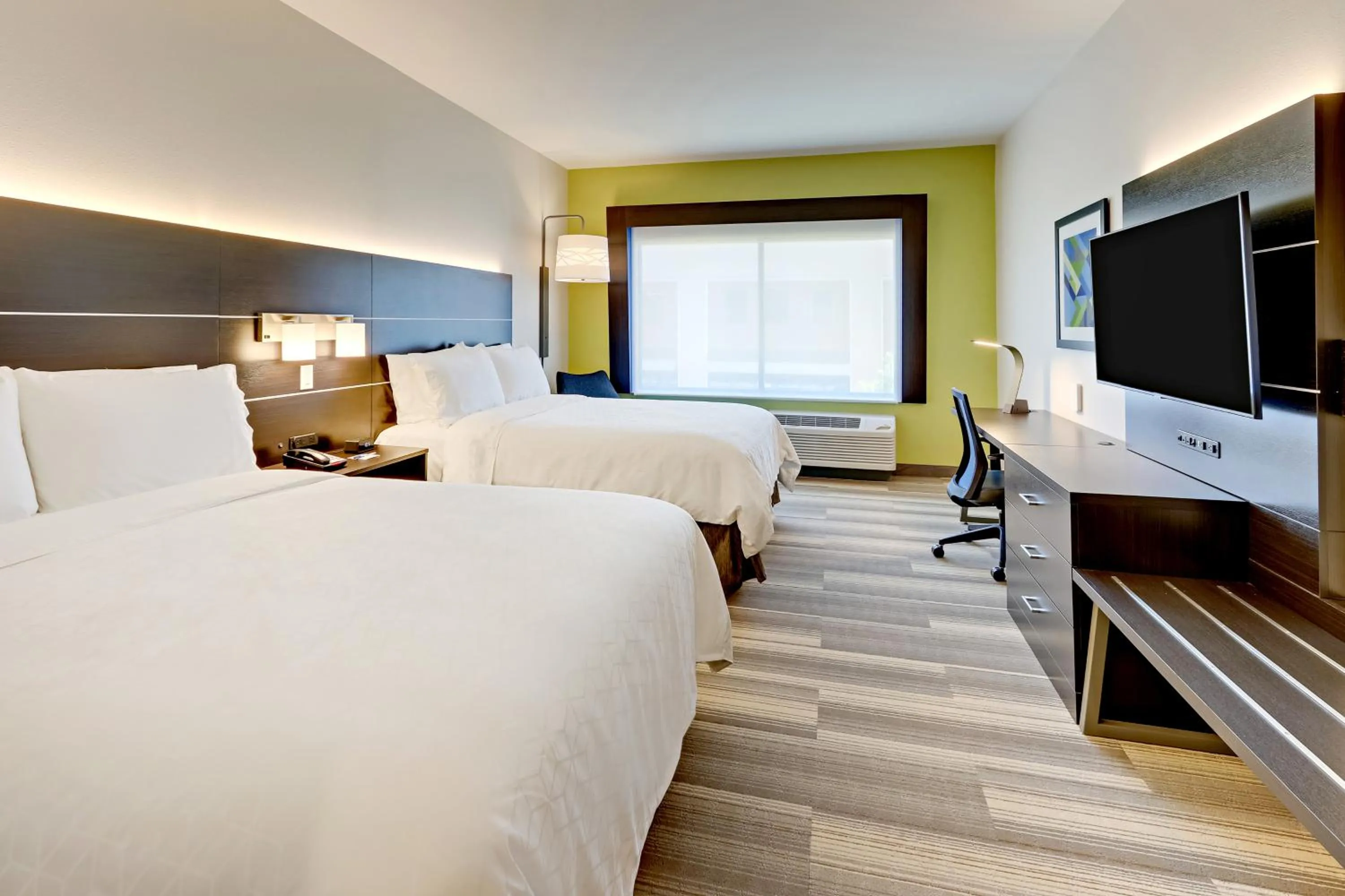 Bedroom, Bed in Holiday Inn Express & Suites - Winston - Salem SW - Clemmons by IHG
