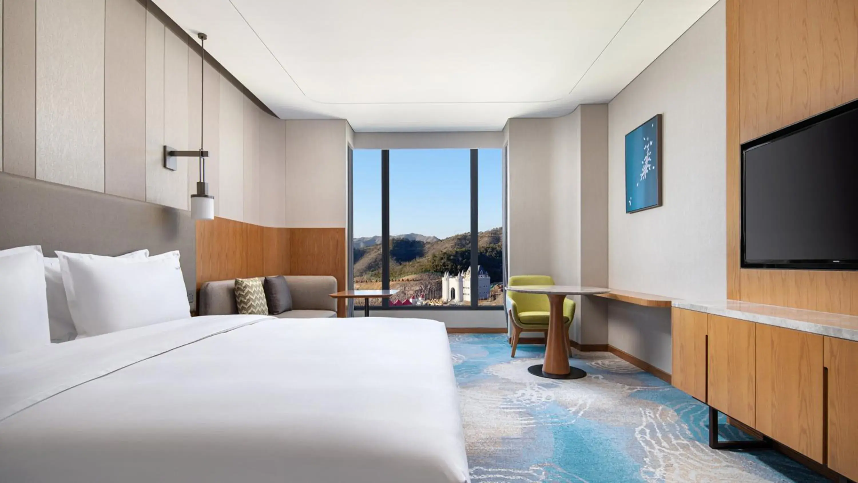 Family Room with sofa bed in Holiday Inn Chengde Park View by IHG Family Room with sofa bed in Holiday Inn Chengde Park View by IHG