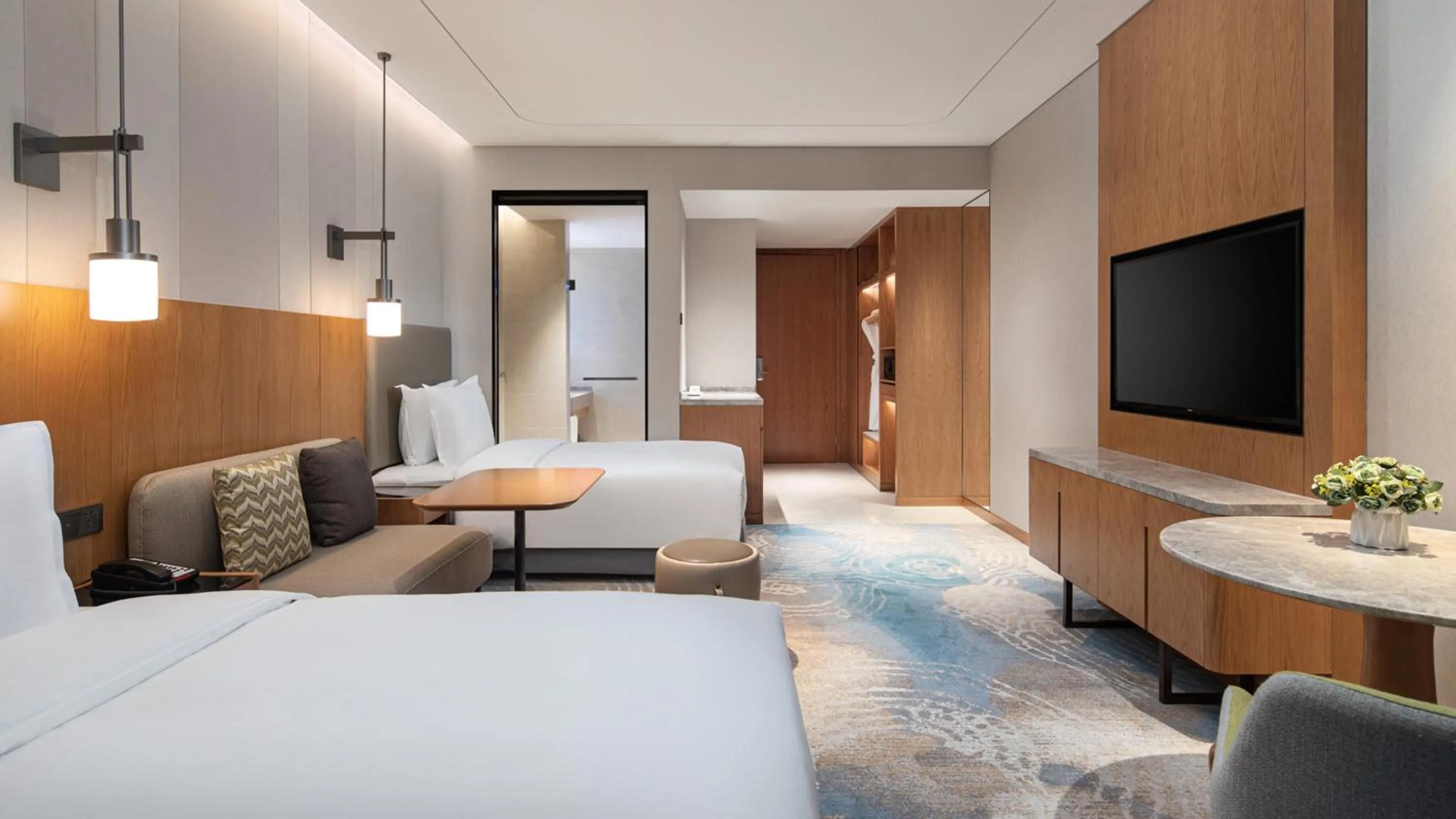 Photo of the whole room, Bed in Holiday Inn Chengde Park View by IHG