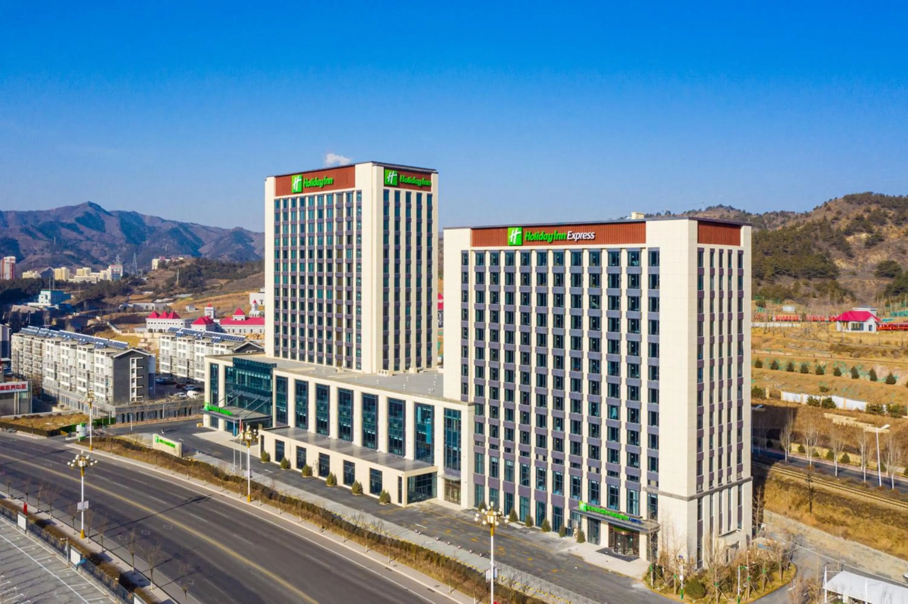 Property building in Holiday Inn Express Chengde Park View by IHG