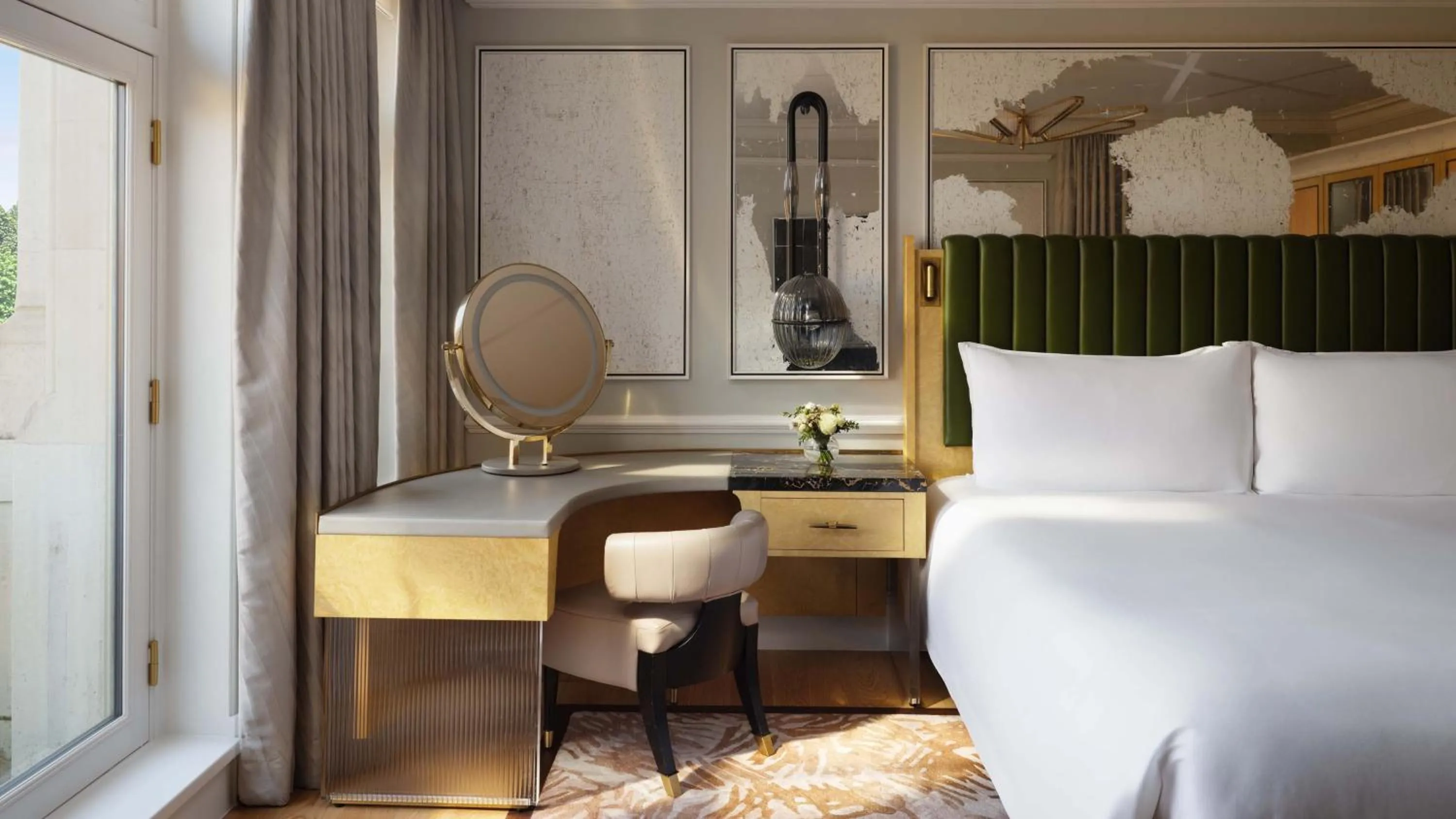 Bedroom, Bed in Mandarin Oriental Hyde Park, London