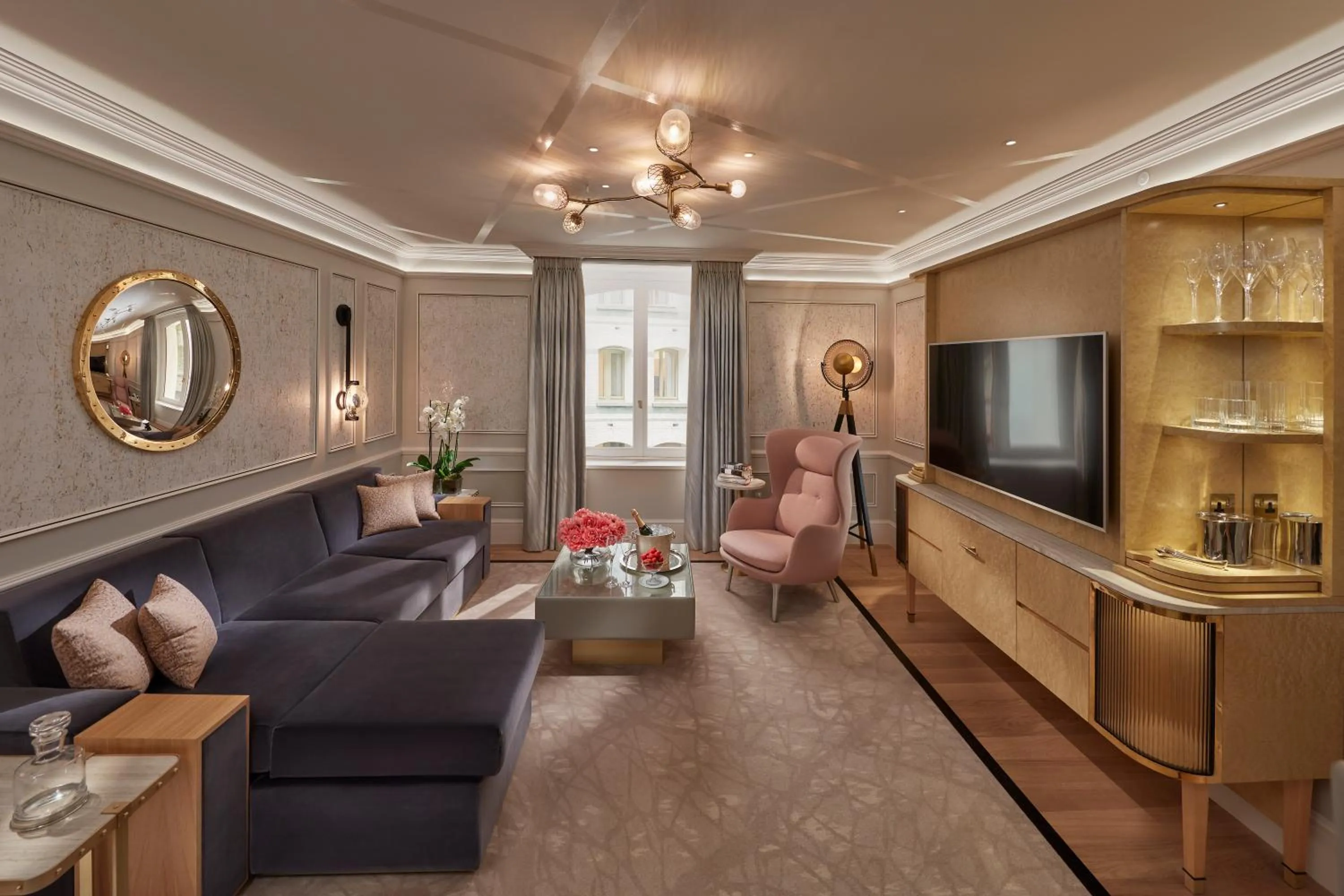 Living room in Mandarin Oriental Hyde Park, London