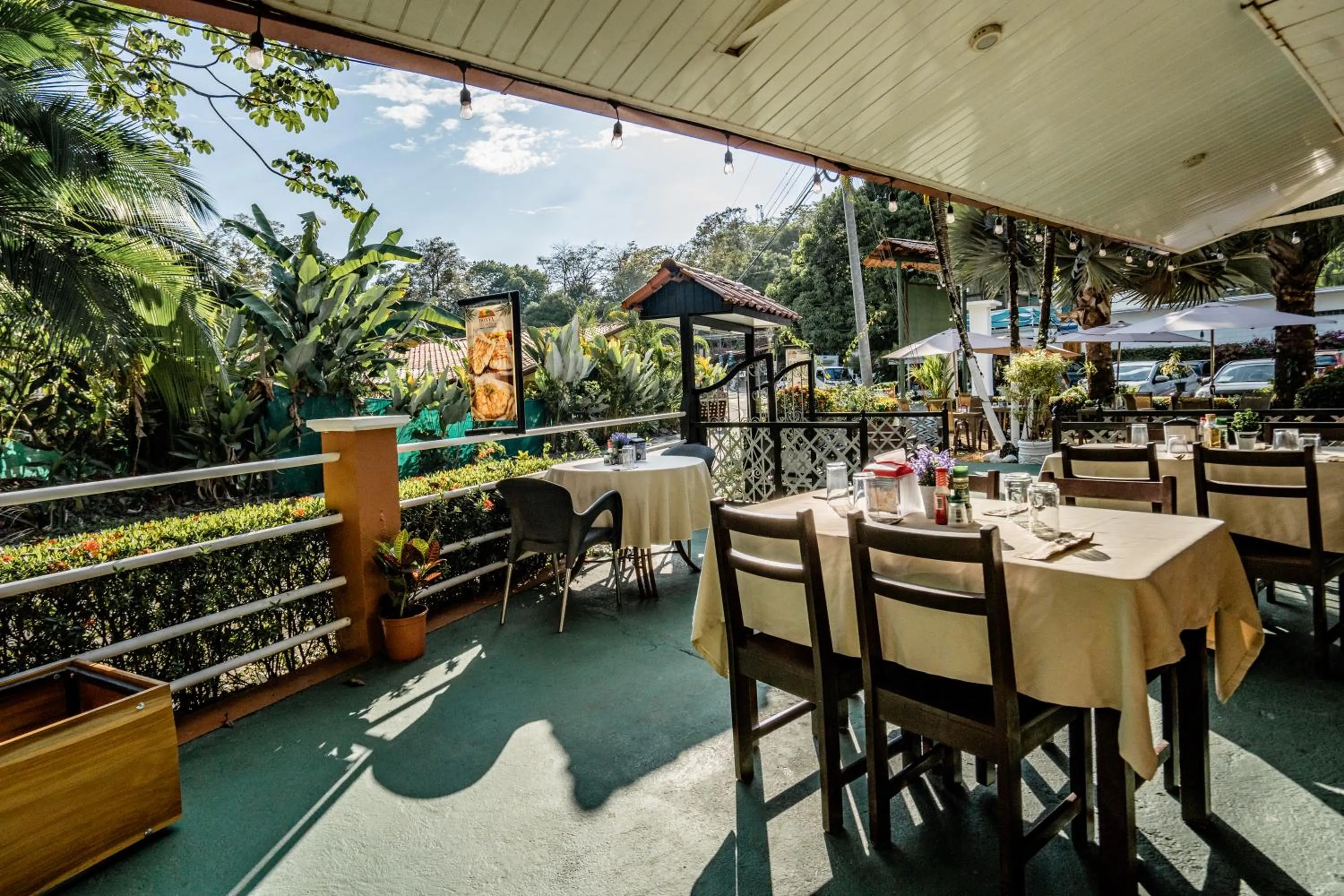 Restaurant/places to eat in Hotel Villabosque Eco Boutique