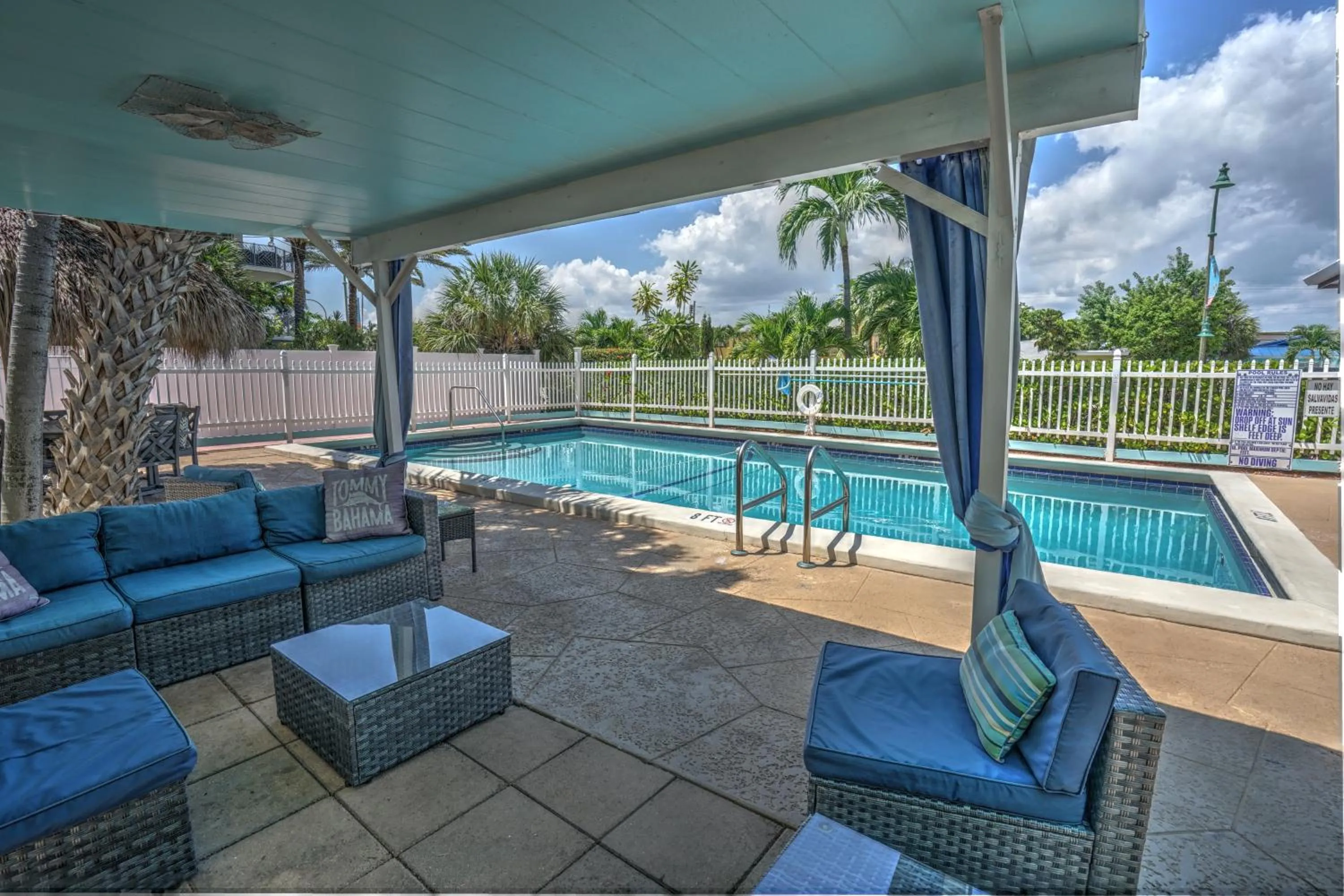 Property building in Castle by the Sea Motel