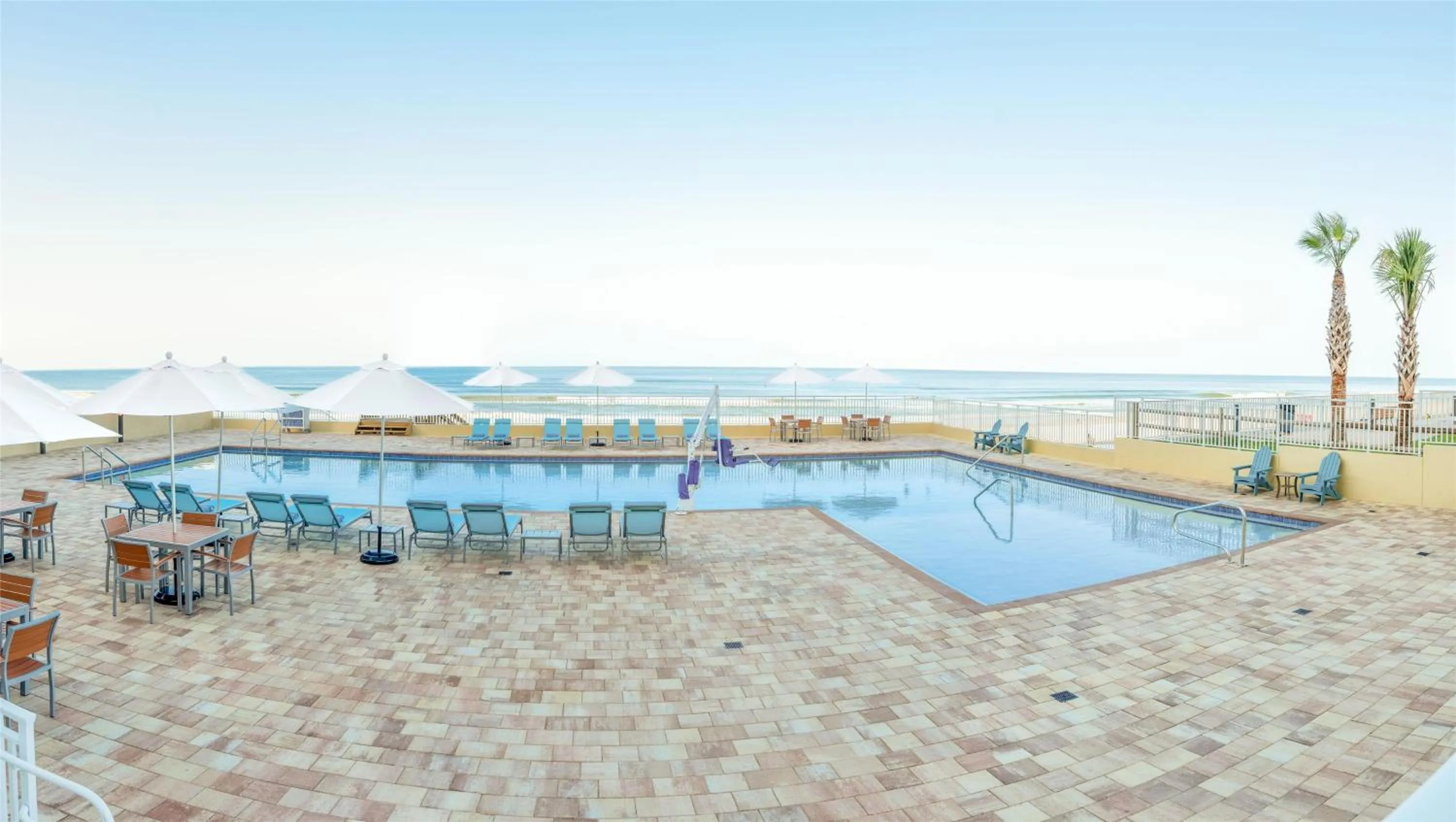 Swimming pool in Hyatt Place Daytona Beach-Oceanfront