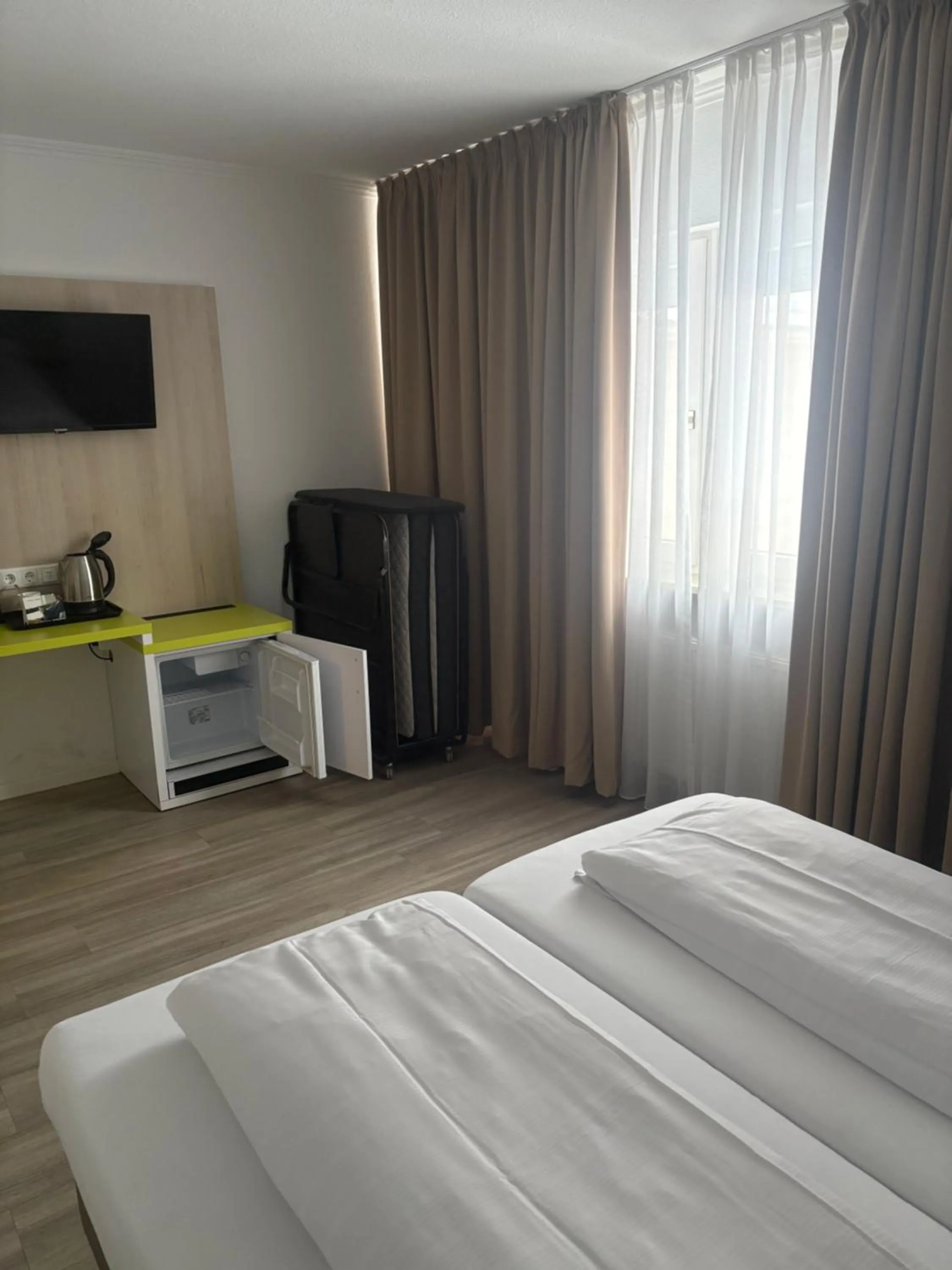 TV and multimedia, Bed in Hotel Falk