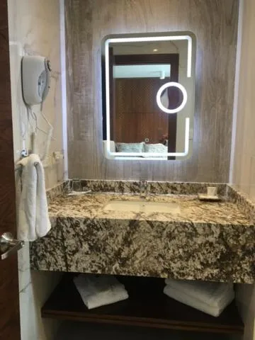 Bathroom in Hotel Ajavi