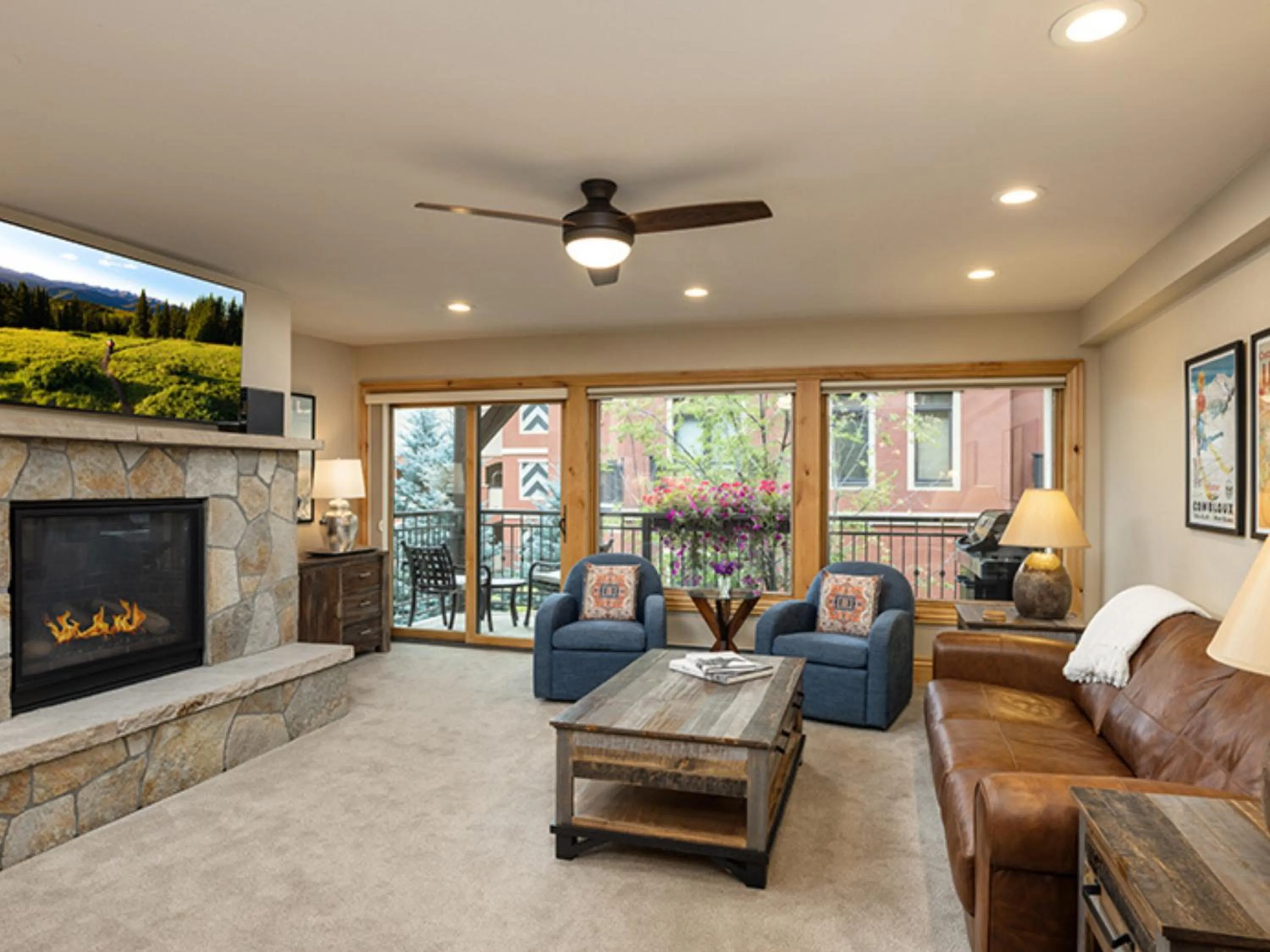 Living room in Montaneros in Vail