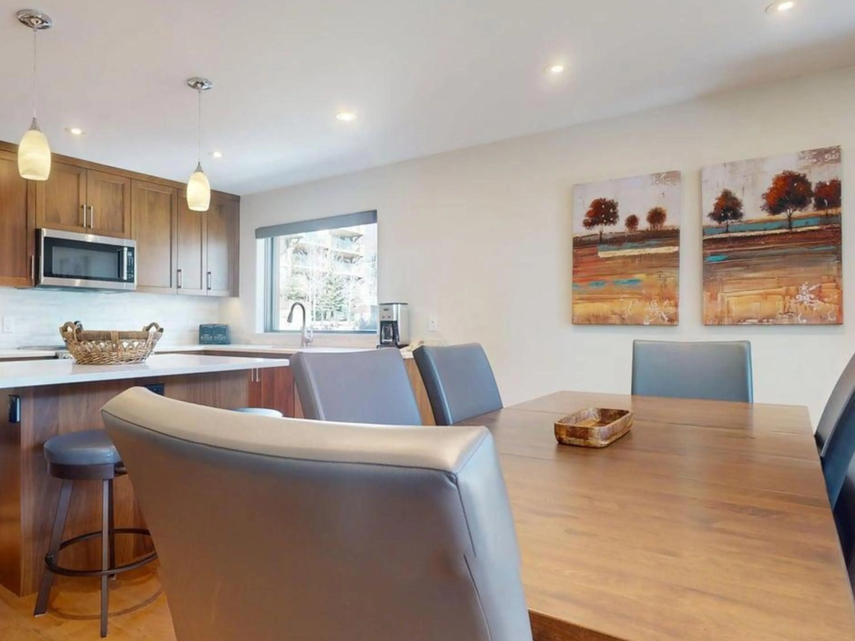 Dining area in Montaneros in Vail