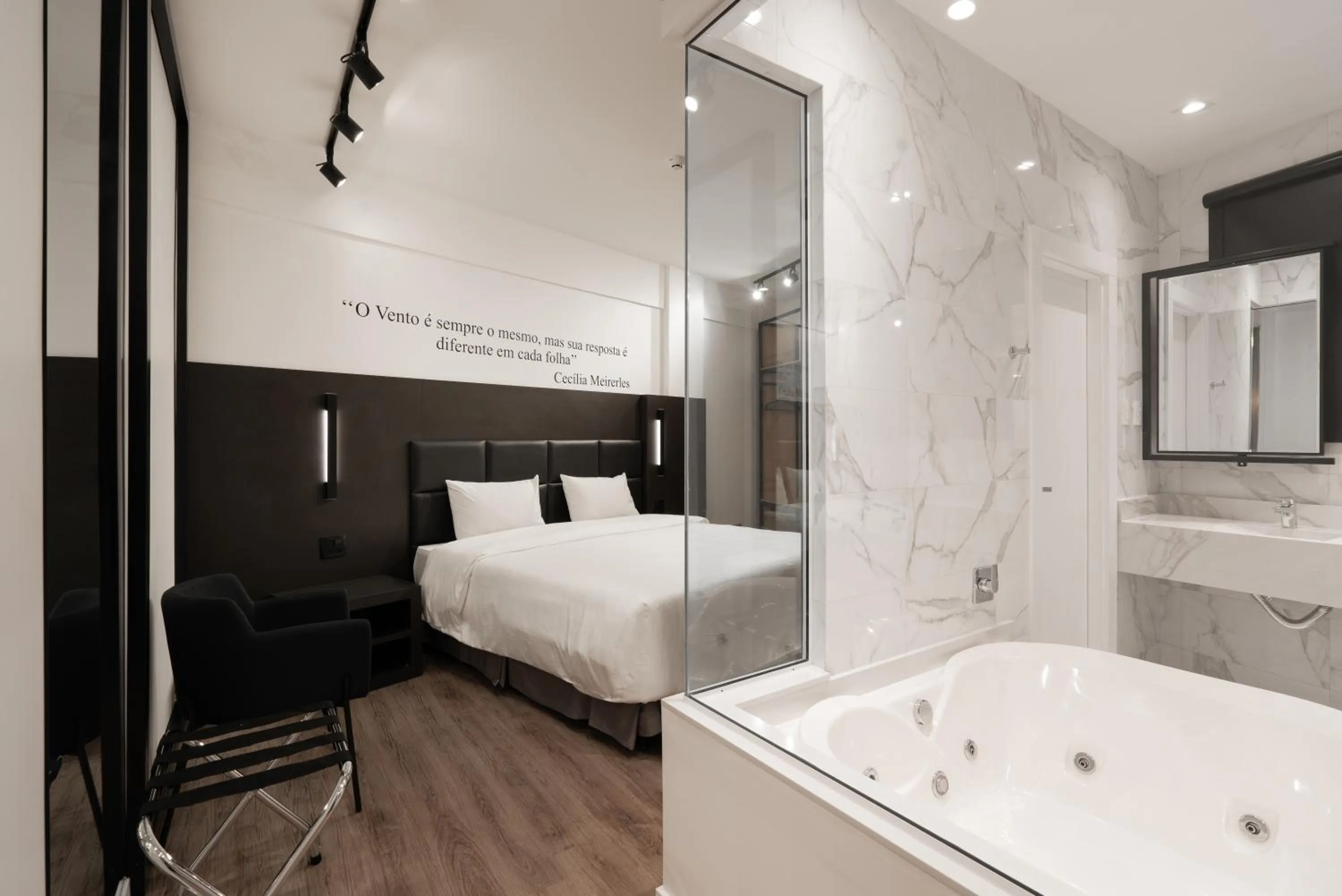 Photo of the whole room in Slaviero Chapecó - Pet Friendly - Próximo a EFAPI