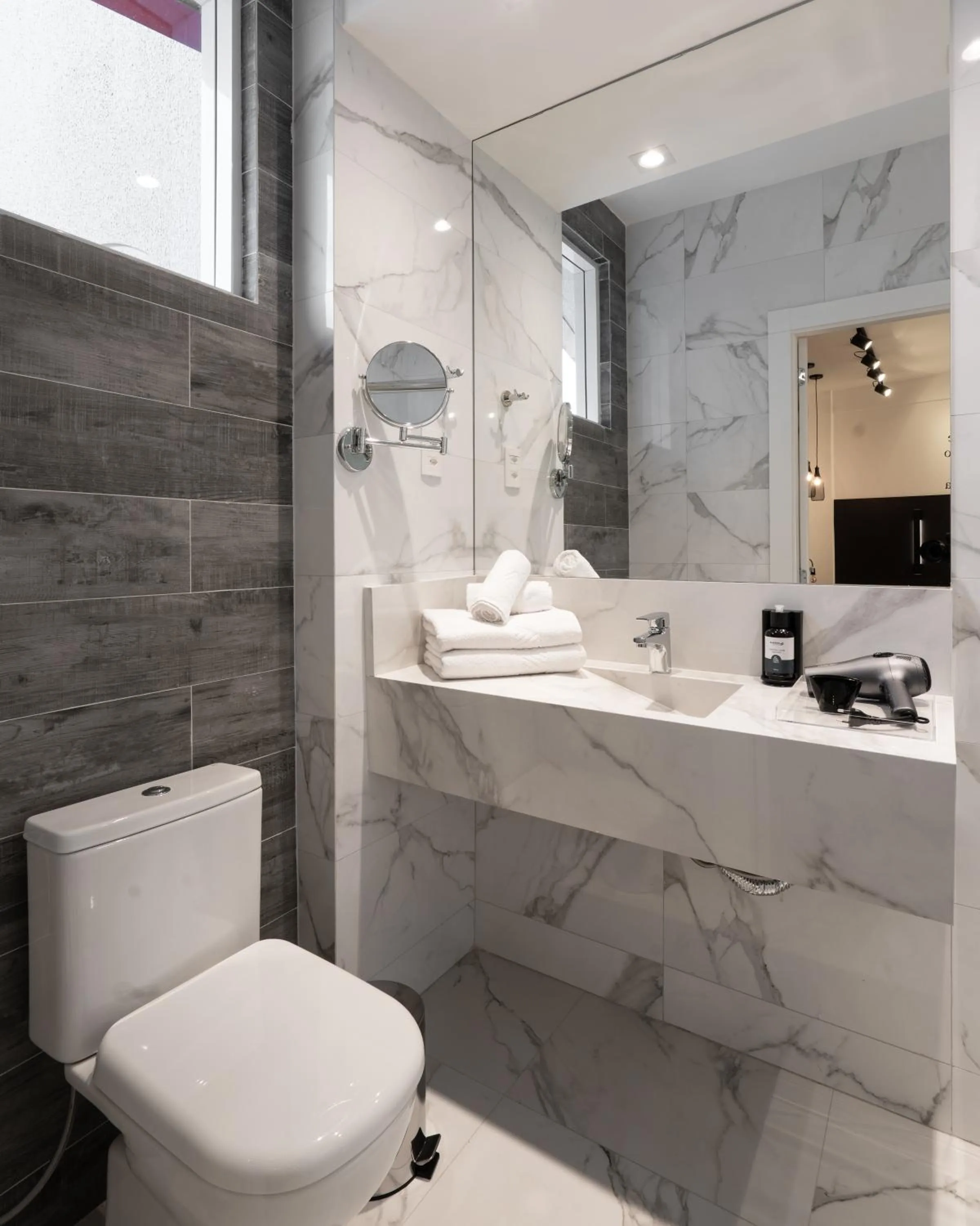 Bathroom in Slaviero Chapecó - Pet Friendly - Próximo a EFAPI