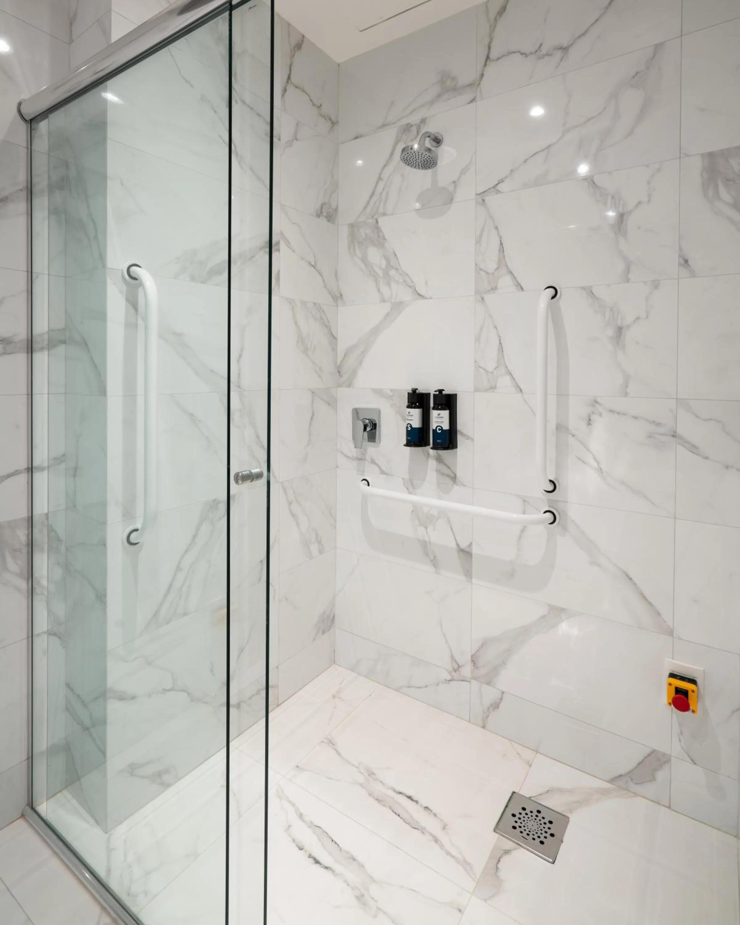 Bathroom in Slaviero Chapecó - Pet Friendly - Próximo a EFAPI