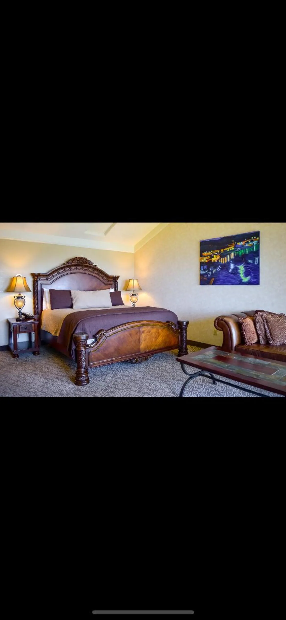 Bed in North Cliff Hotel