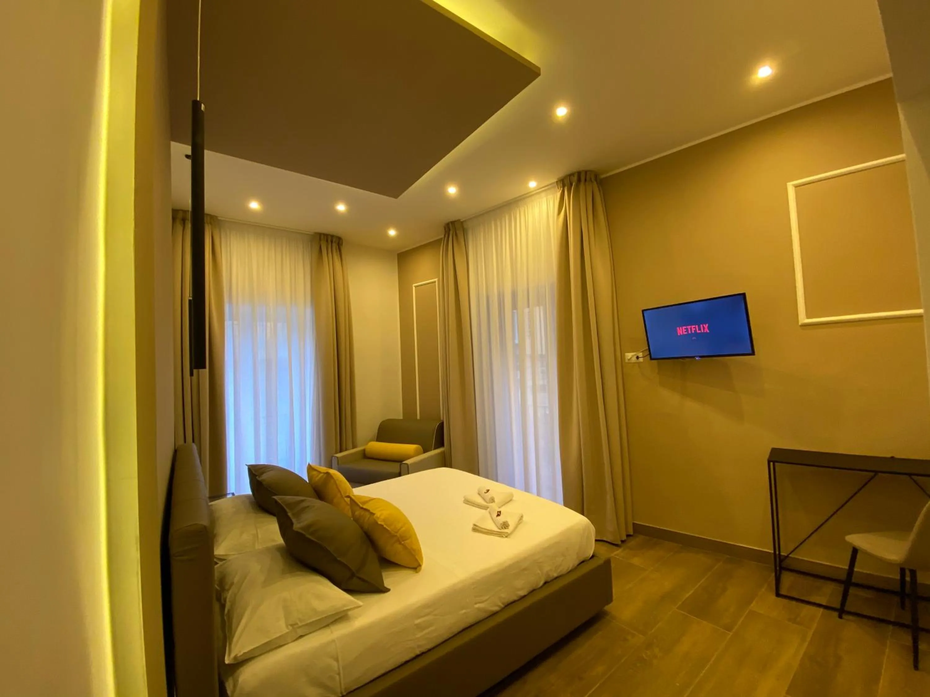 Photo of the whole room, Bed in Salotto Toledo