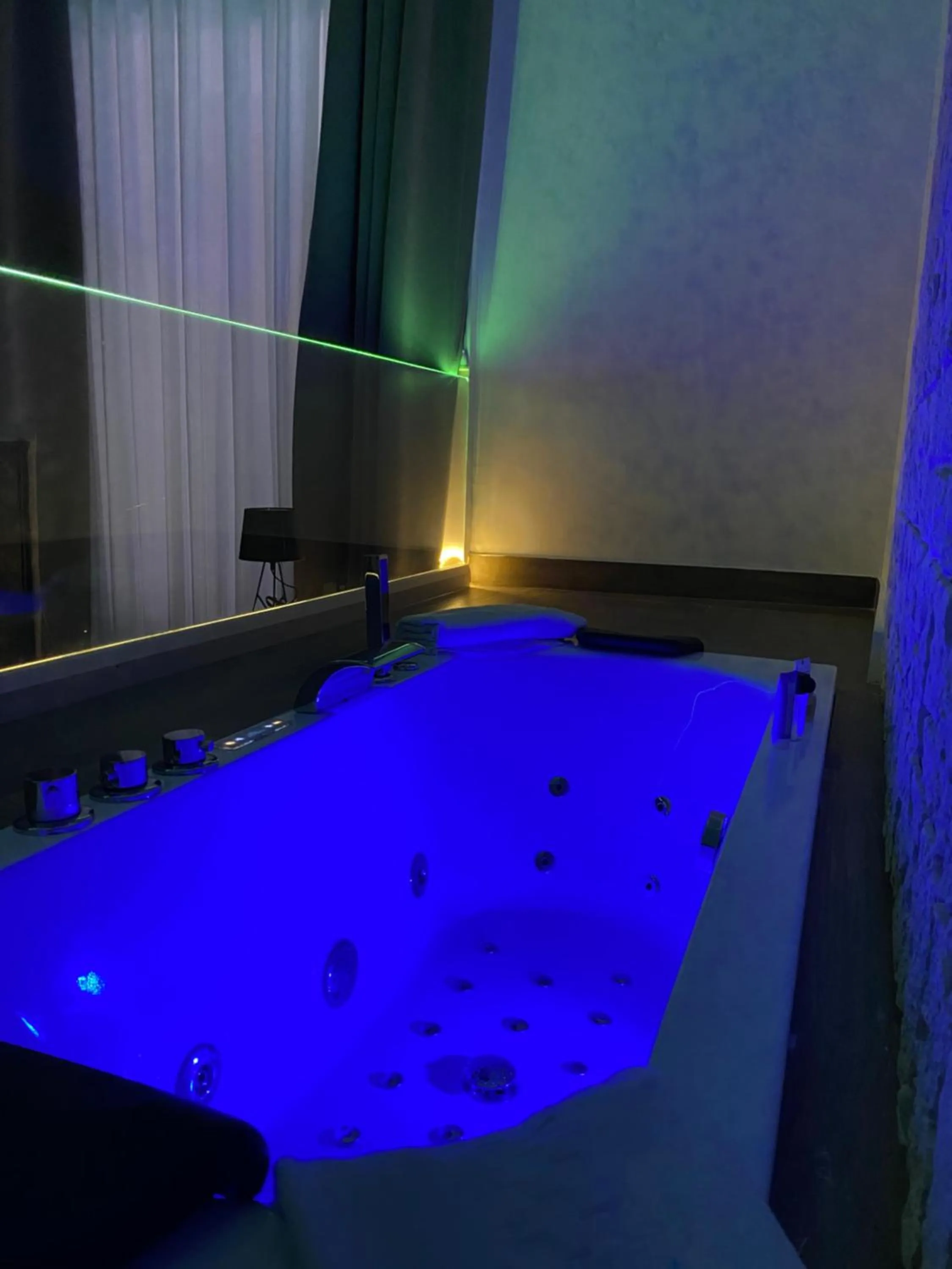 Bath in Salotto Toledo